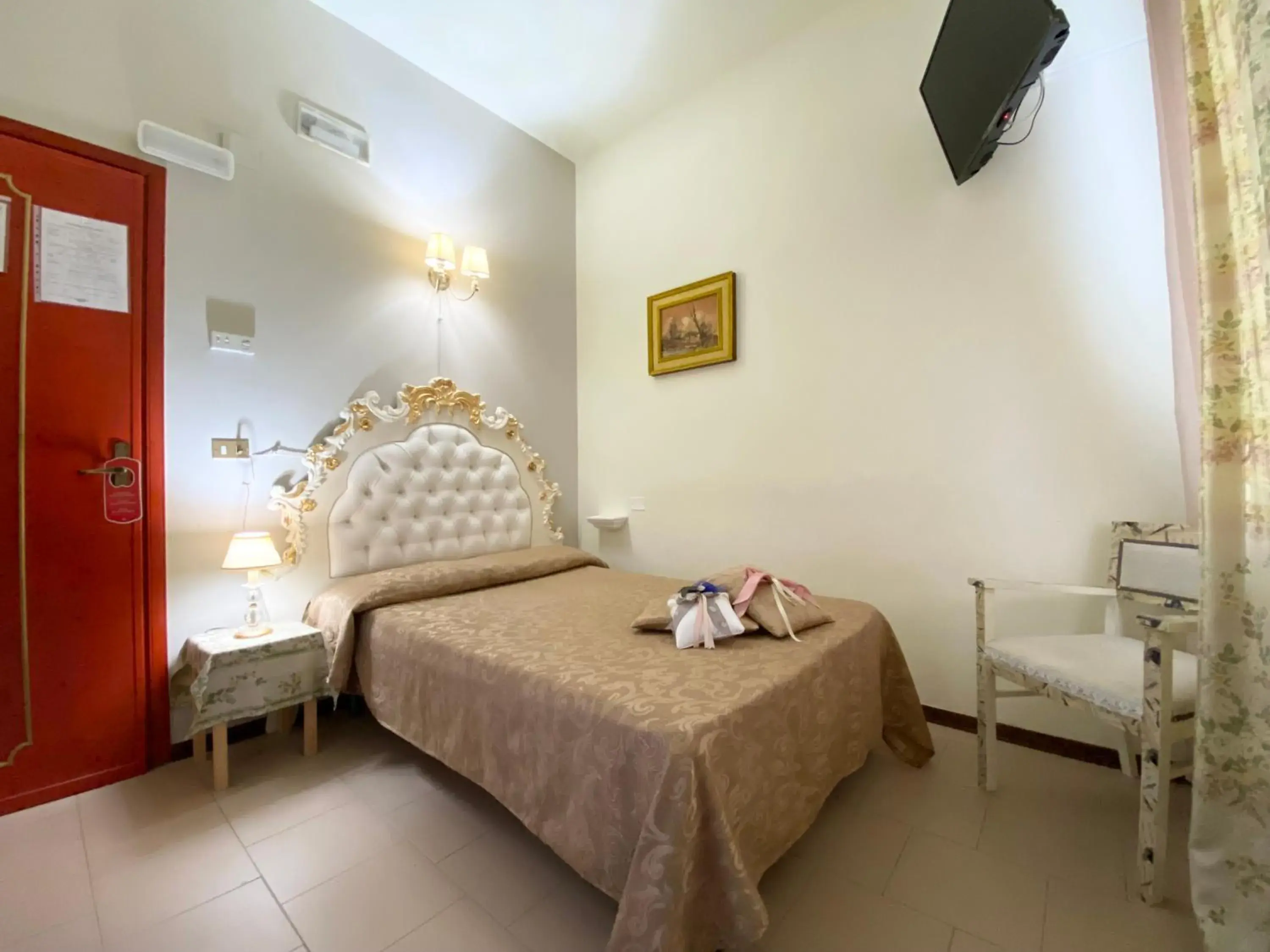 Budget Twin Room in HOTEL RINASCIMENTO Budget Twin Room in HOTEL RINASCIMENTO