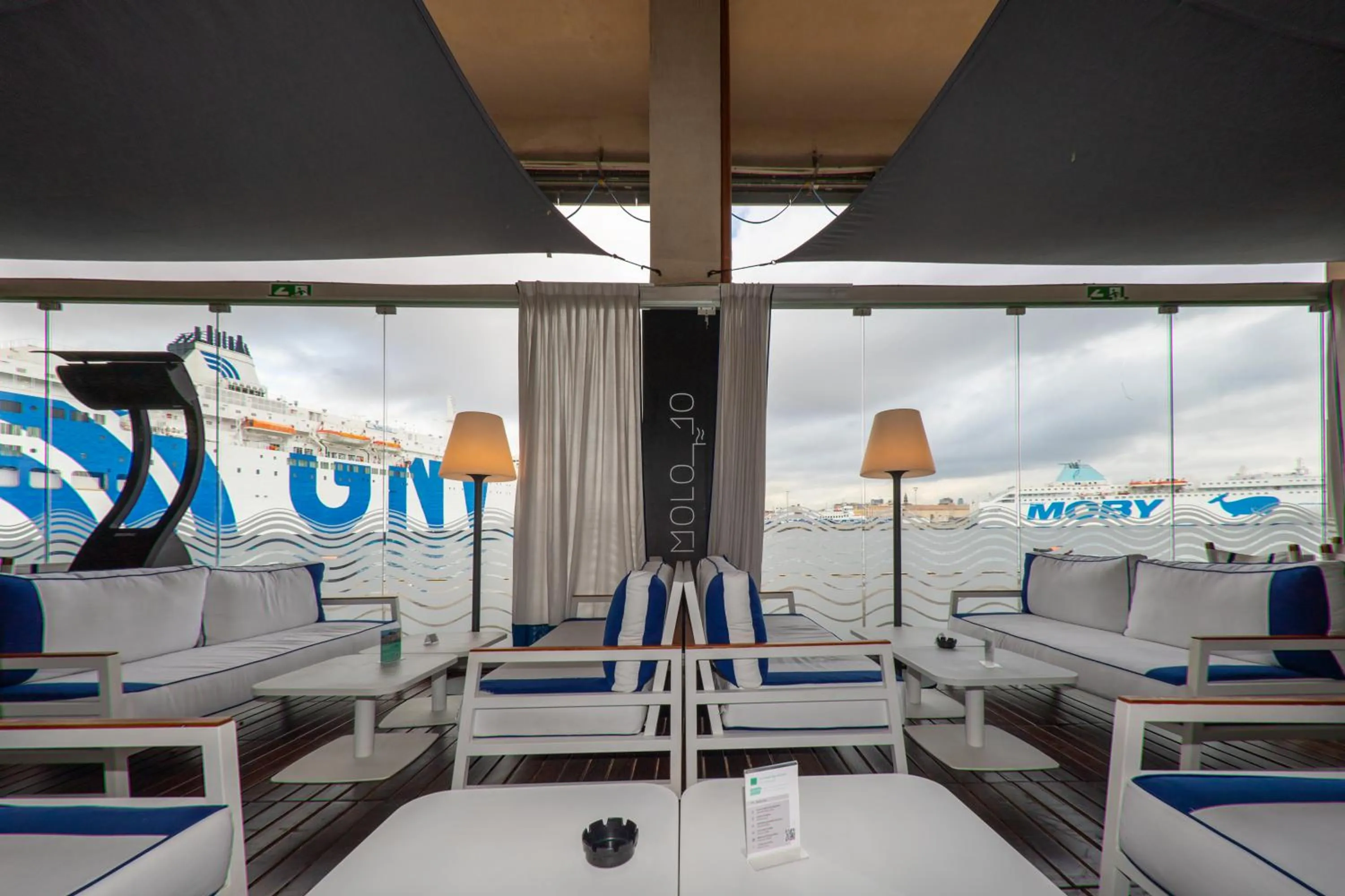 Patio in Smart Hotel Napoli