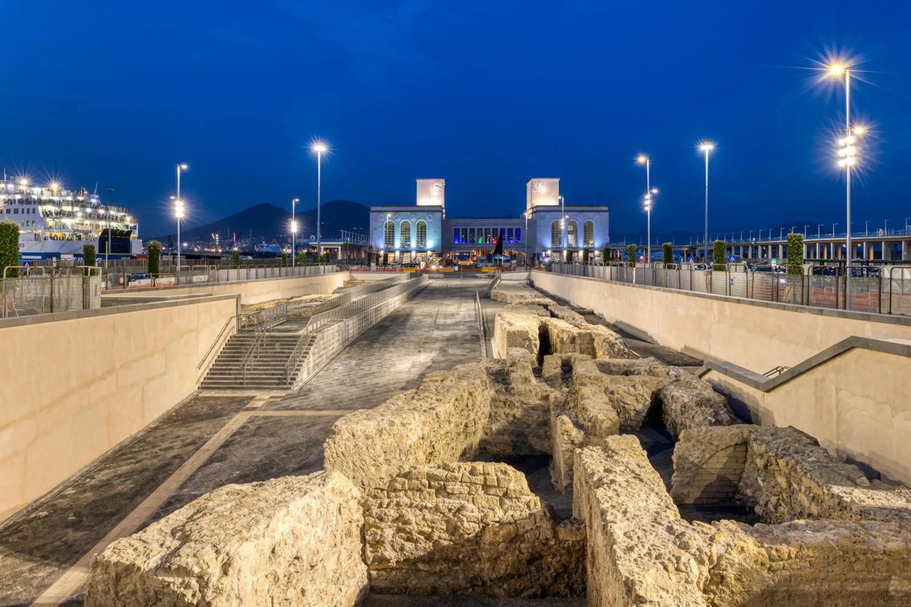 Property building in Smart Hotel Napoli Property building in Smart Hotel Napoli