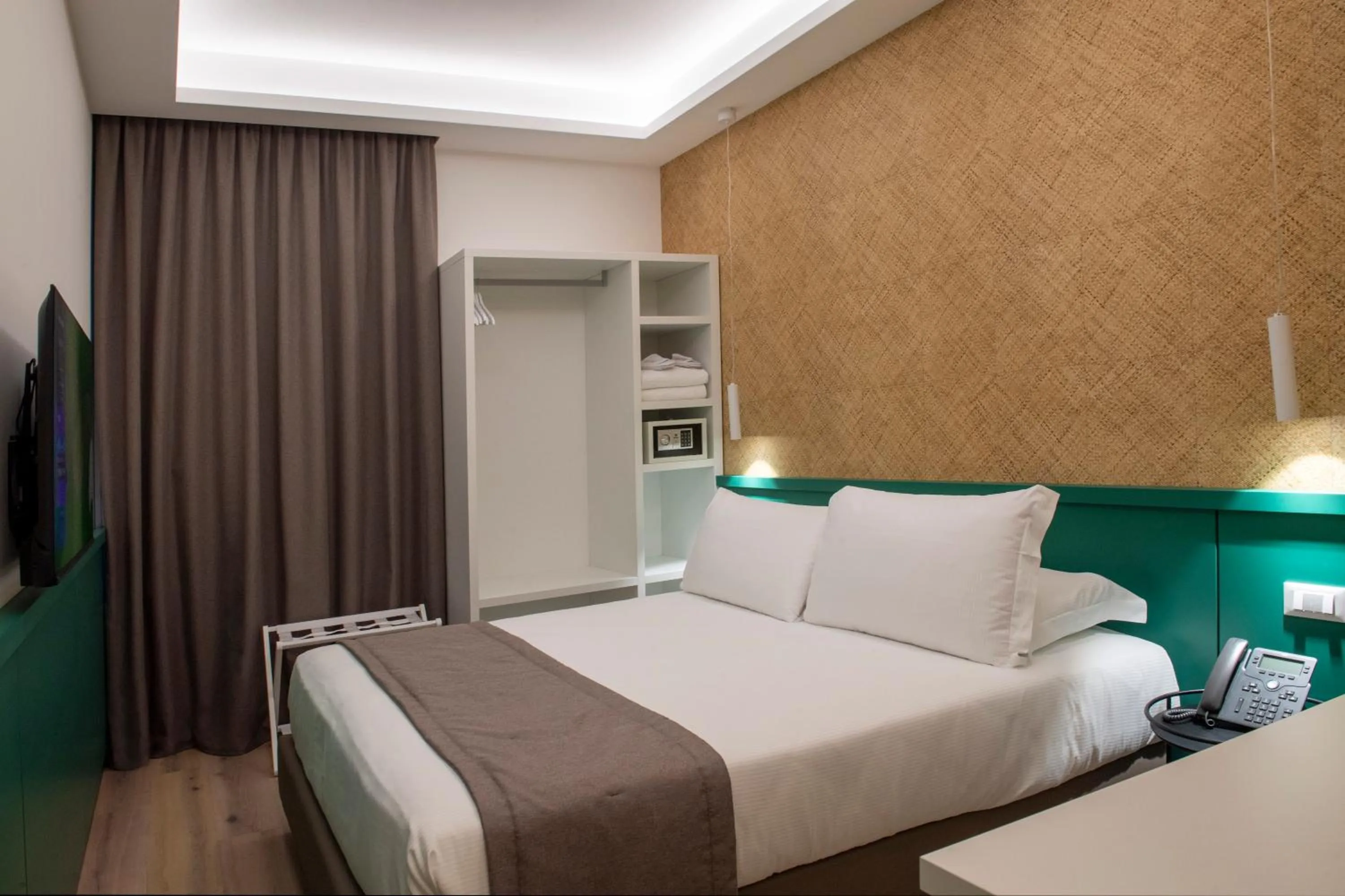 Bedroom, Bed in Smart Hotel Napoli