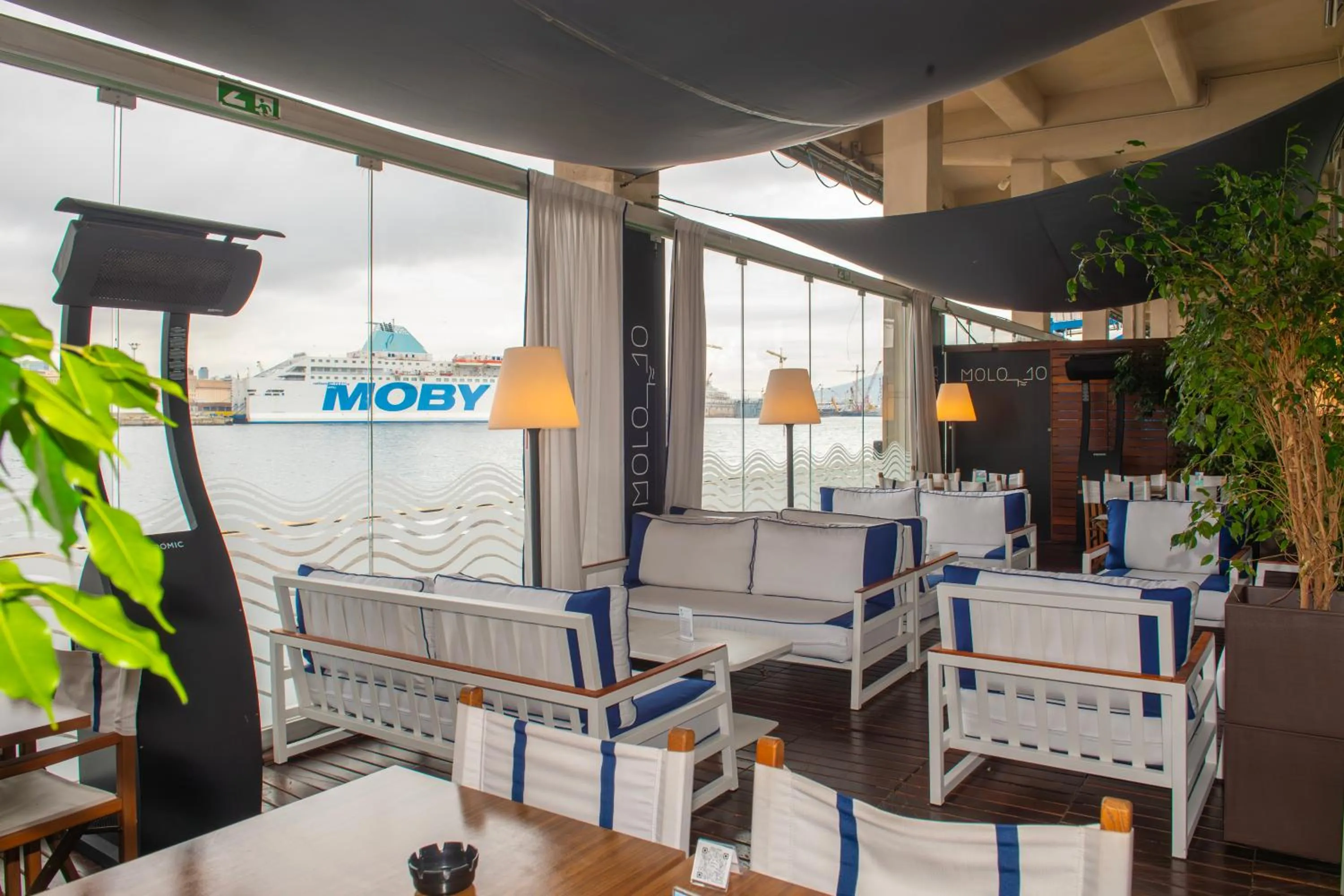 Patio in Smart Hotel Napoli