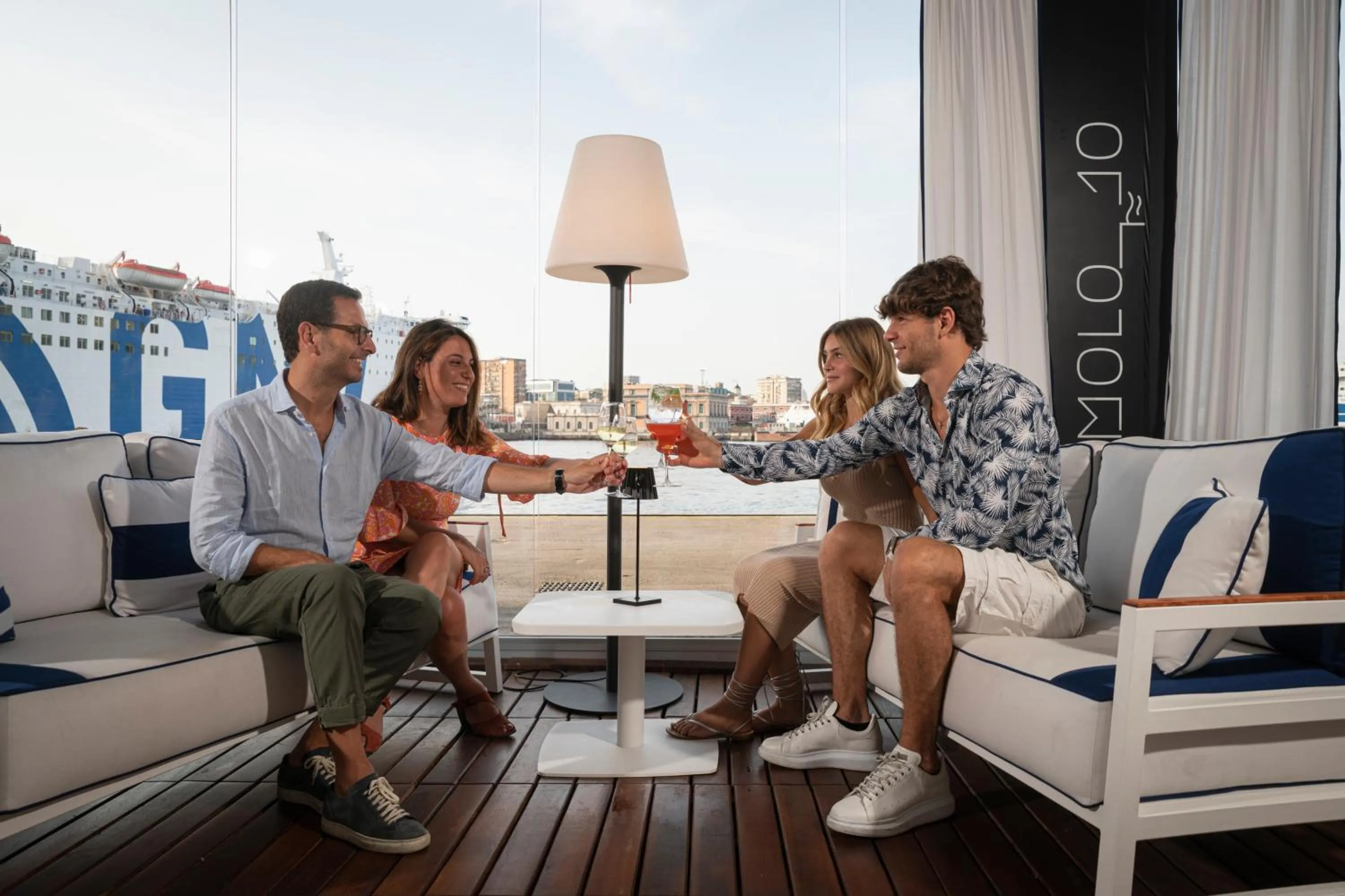 Restaurant/places to eat in Smart Hotel Napoli