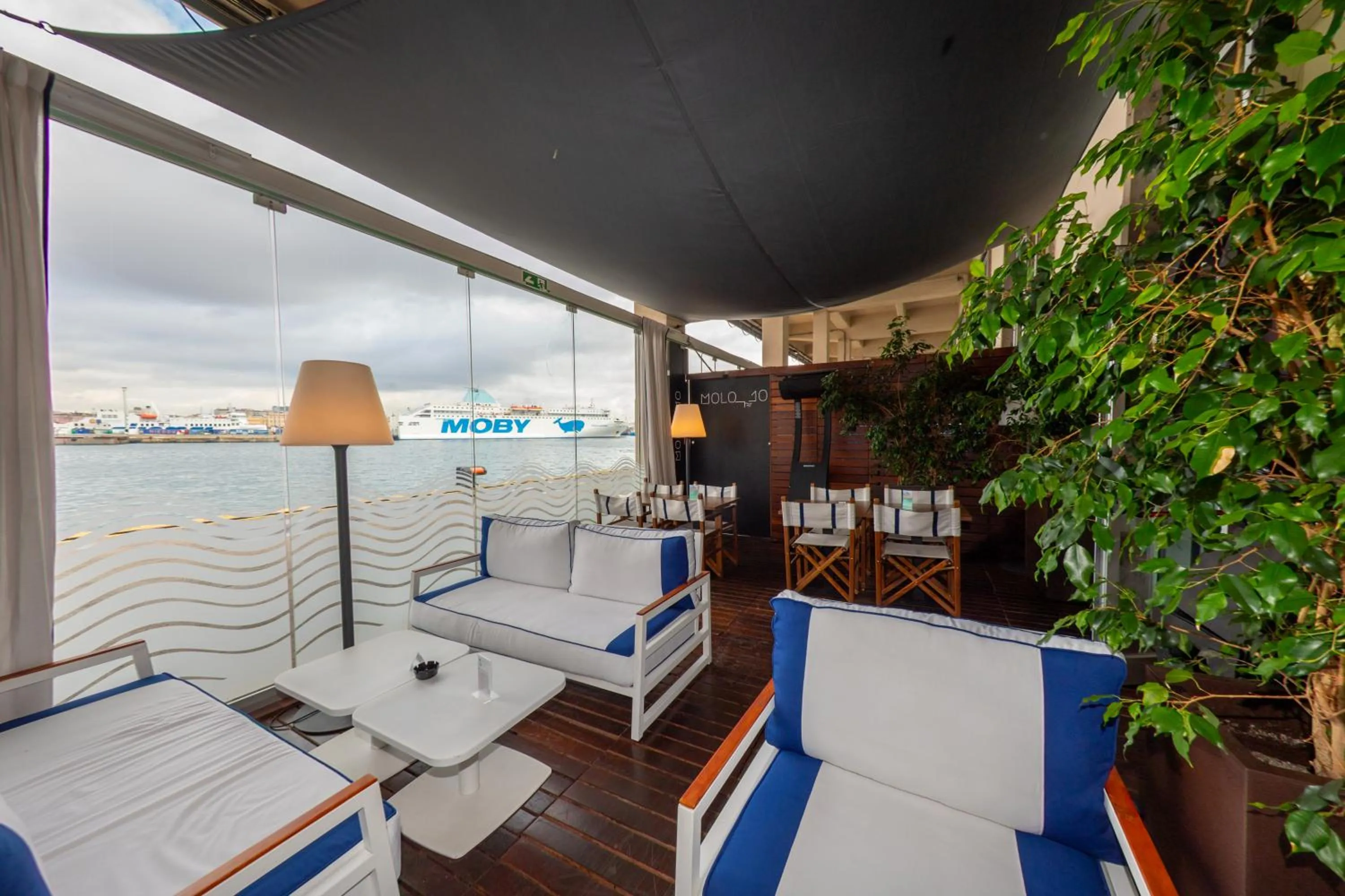 Patio in Smart Hotel Napoli