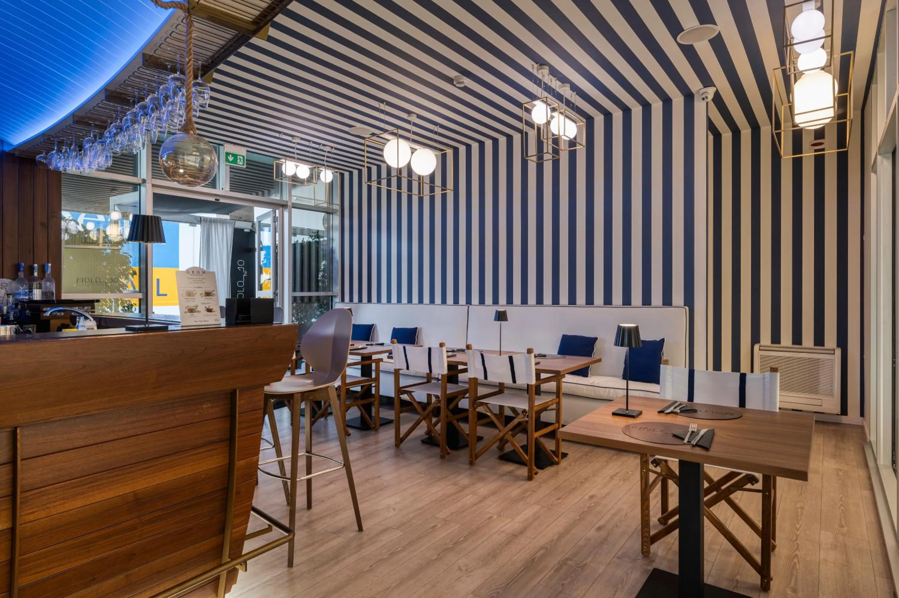 Restaurant/places to eat in Smart Hotel Napoli