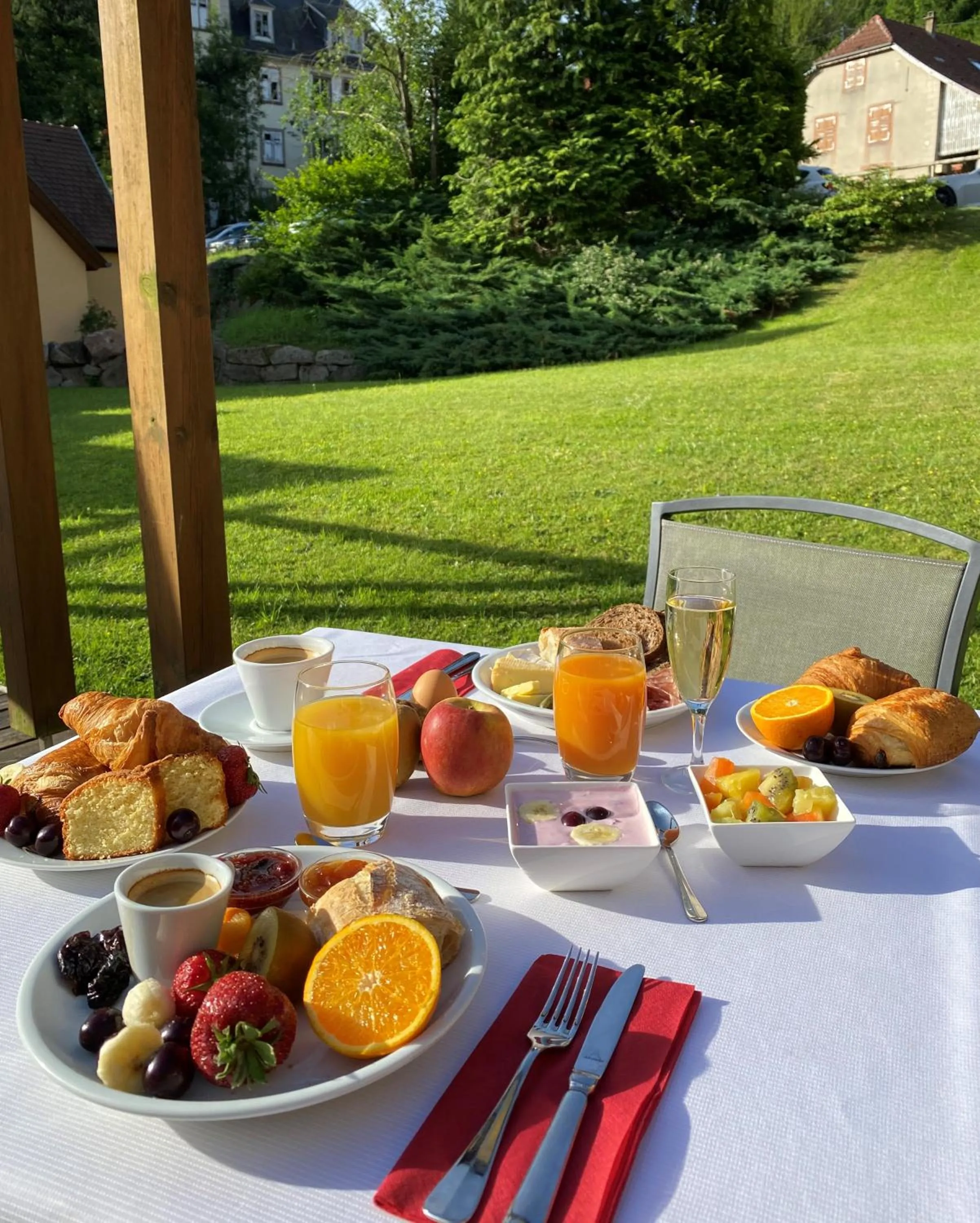 Food and drinks in LE CLOS DES SOURCES Hôtel & Spa