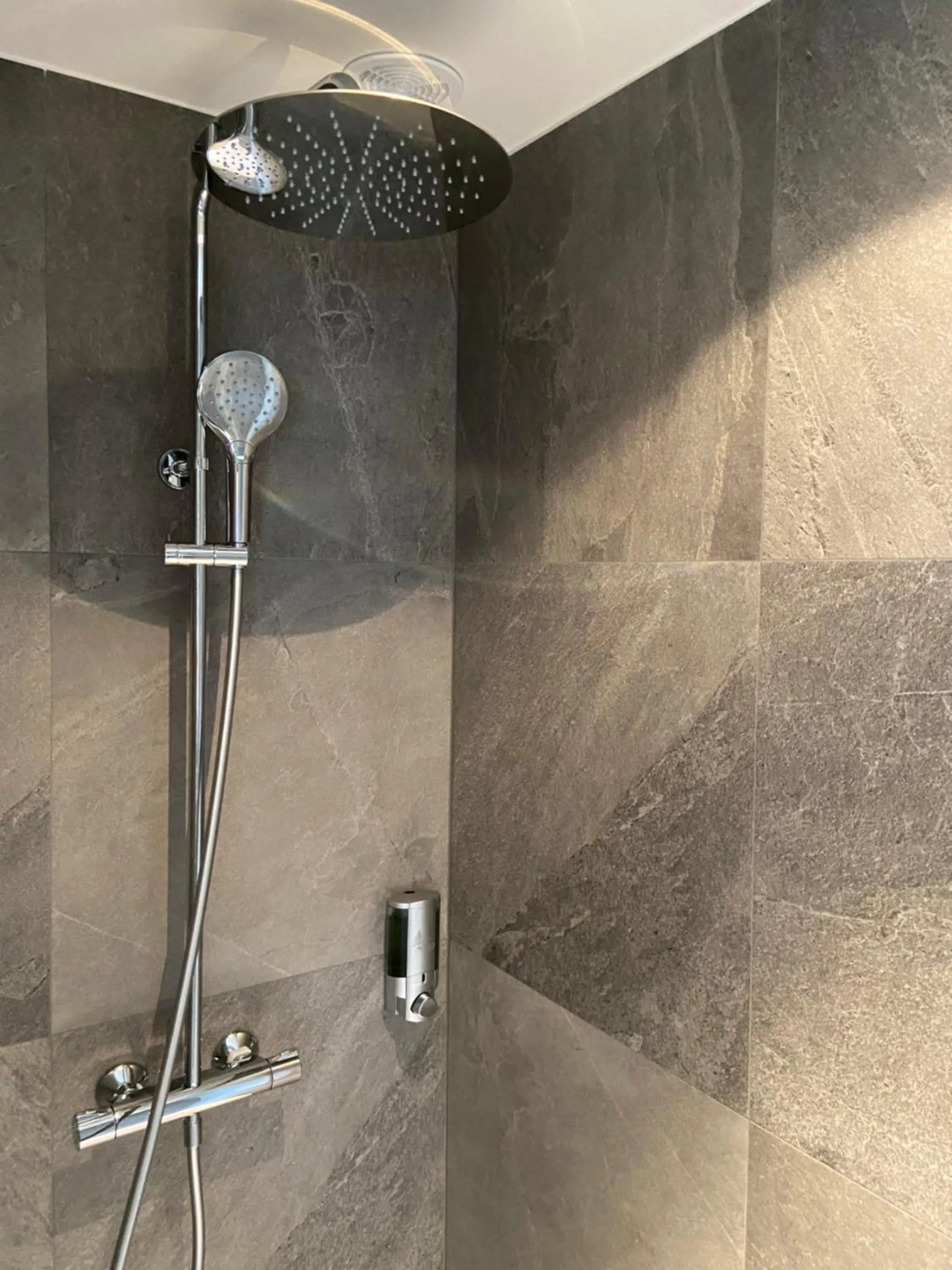 Bathroom in LE CLOS DES SOURCES Hôtel & Spa