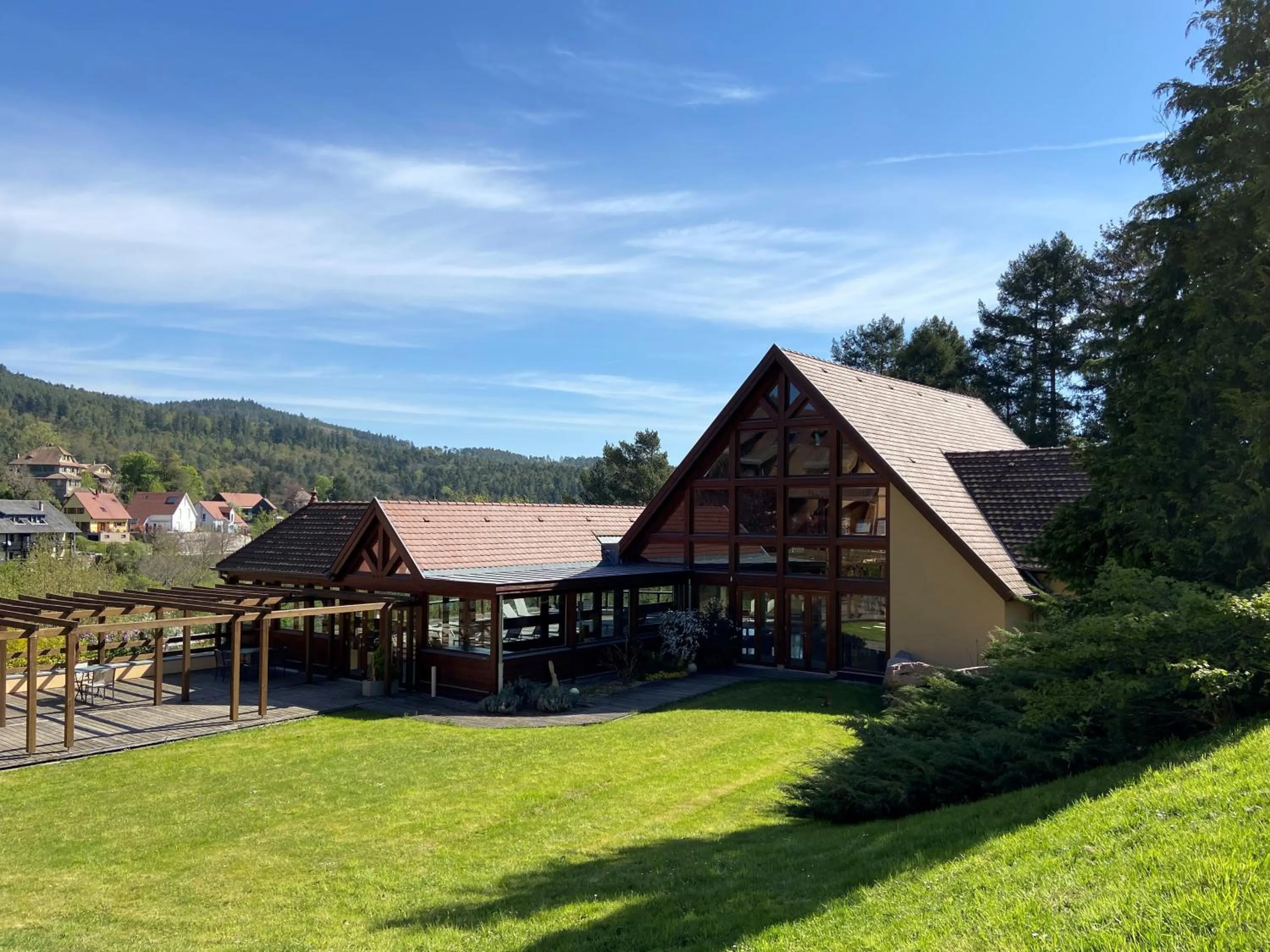 Property building in LE CLOS DES SOURCES Hôtel & Spa