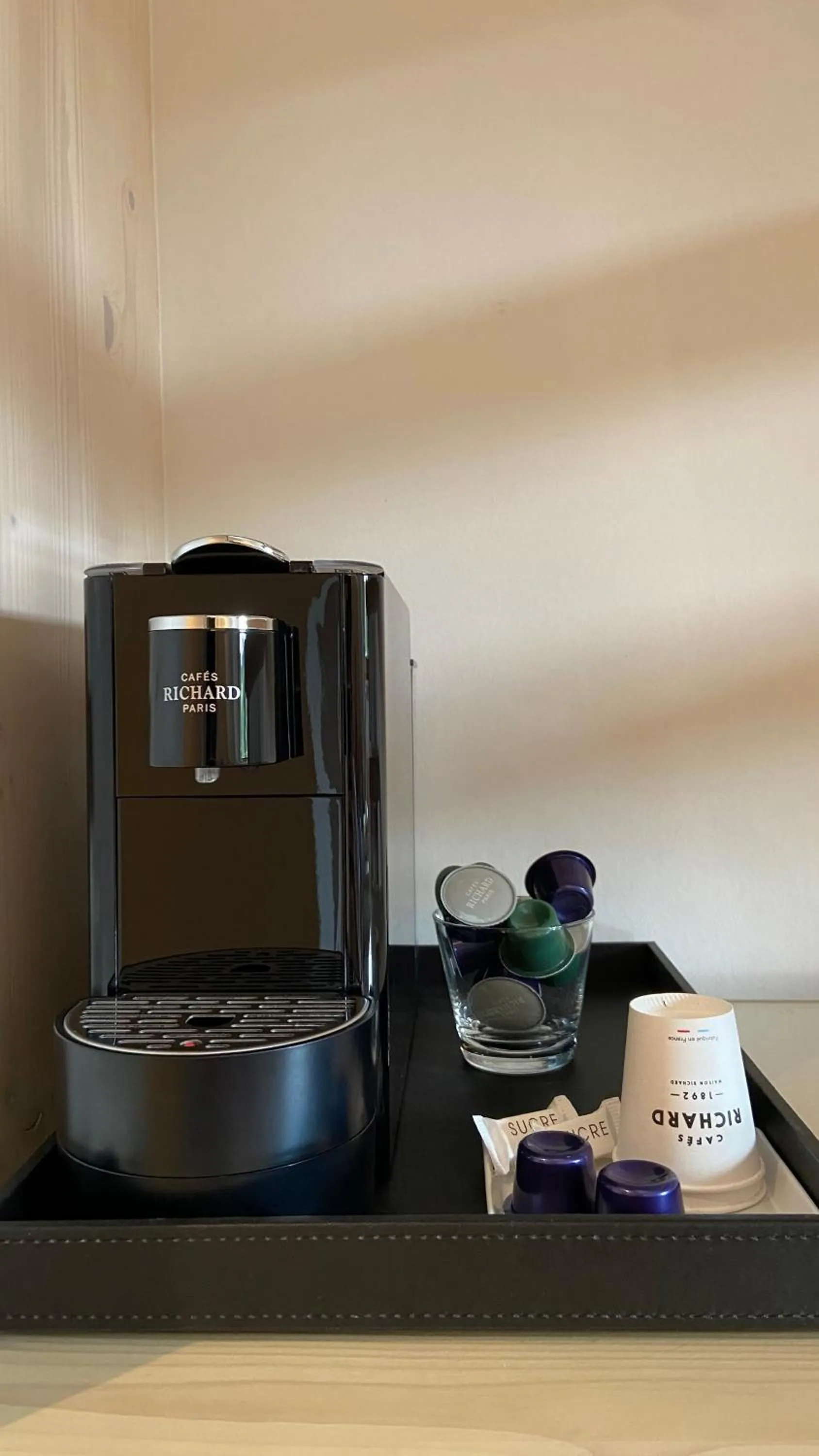 Coffee/tea facilities in LE CLOS DES SOURCES Hôtel & Spa