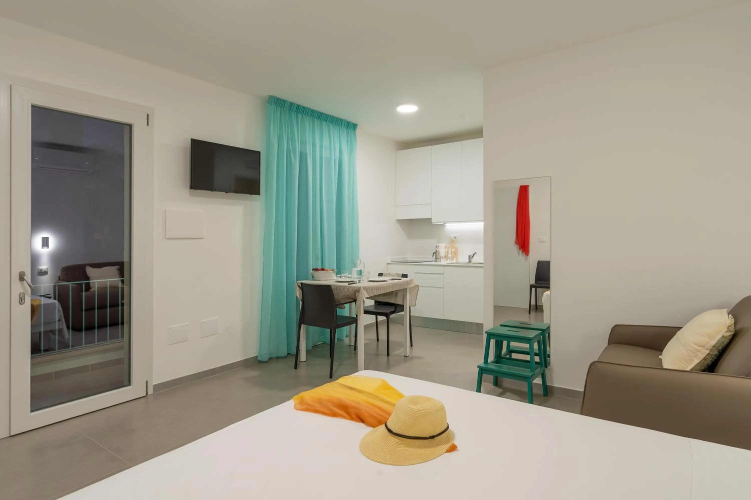 Photo of the whole room in SMERALDO RESIDENCE