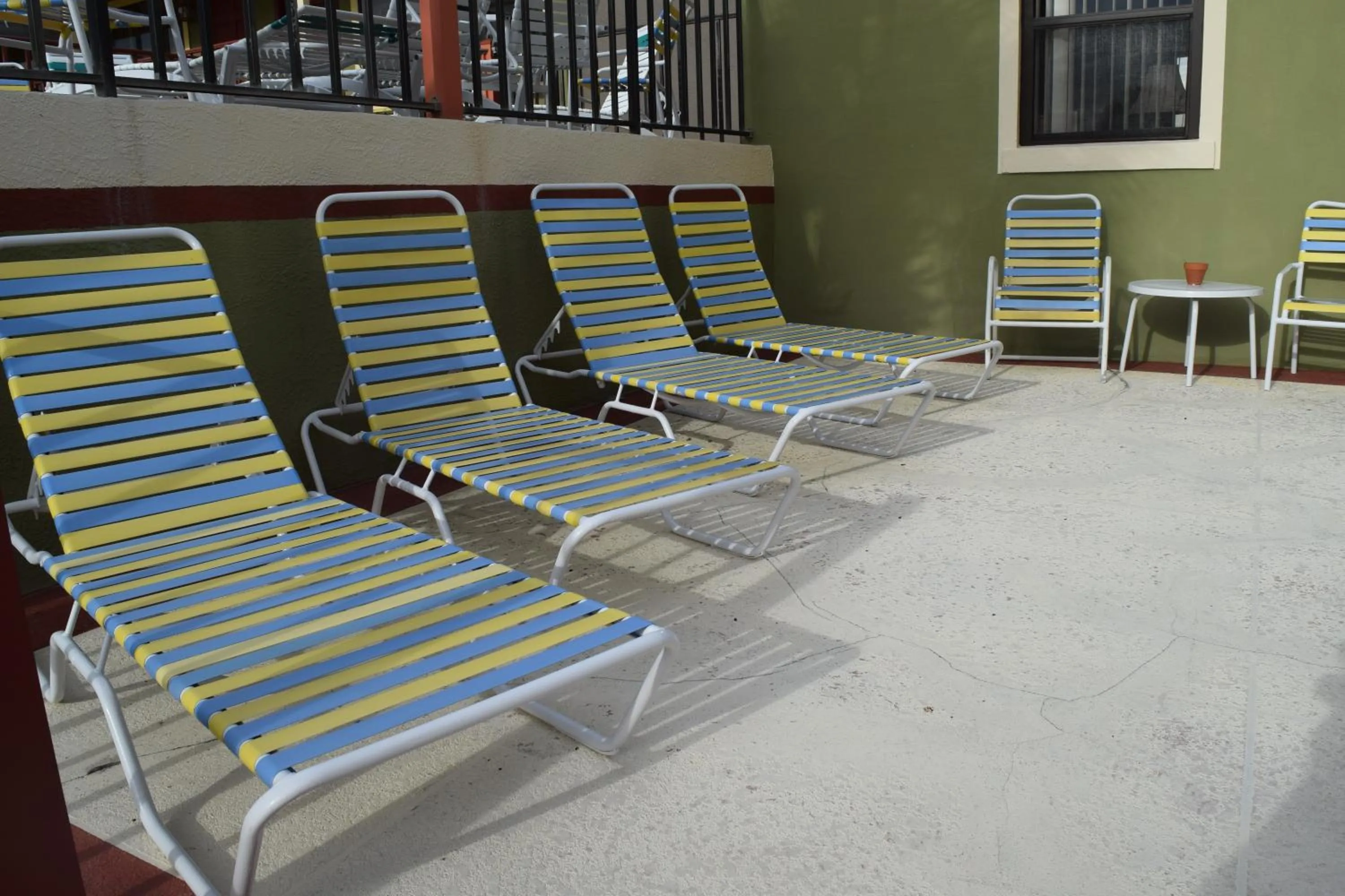 Patio in Sails Resort Motel