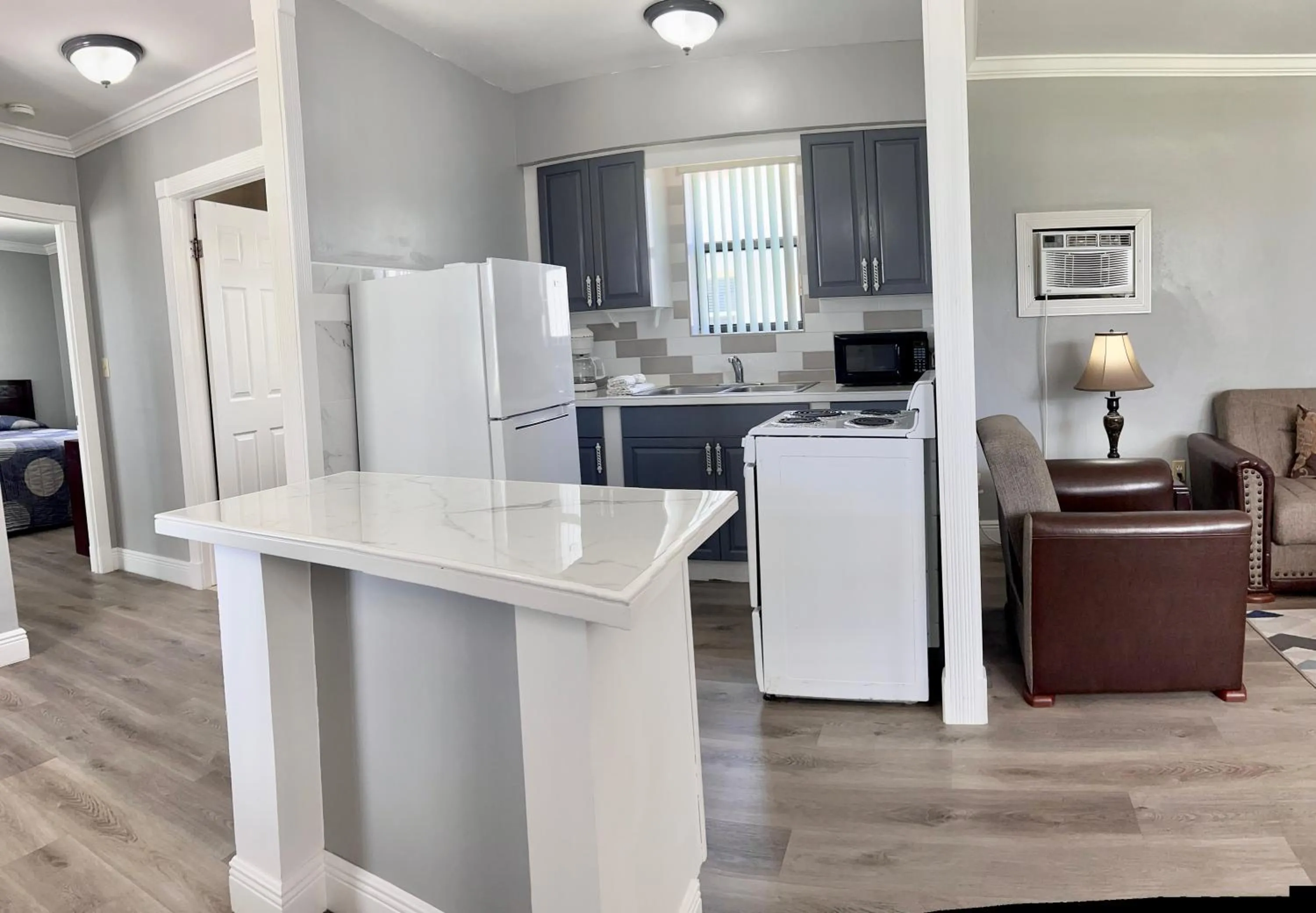 Kitchen or kitchenette in Sails Resort Motel