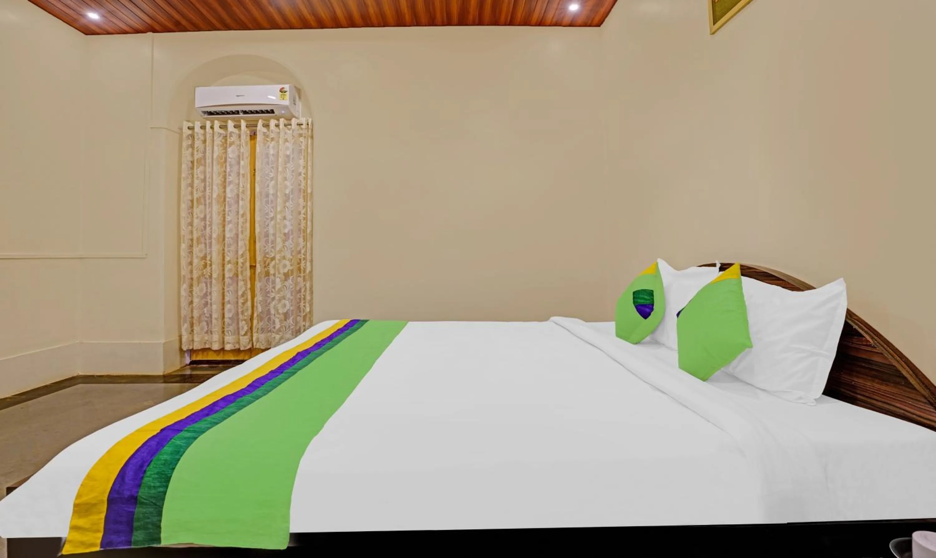 Bedroom, Bed in Treebo Cecil Resort, 600 Mtrs From Matheran Railway Station