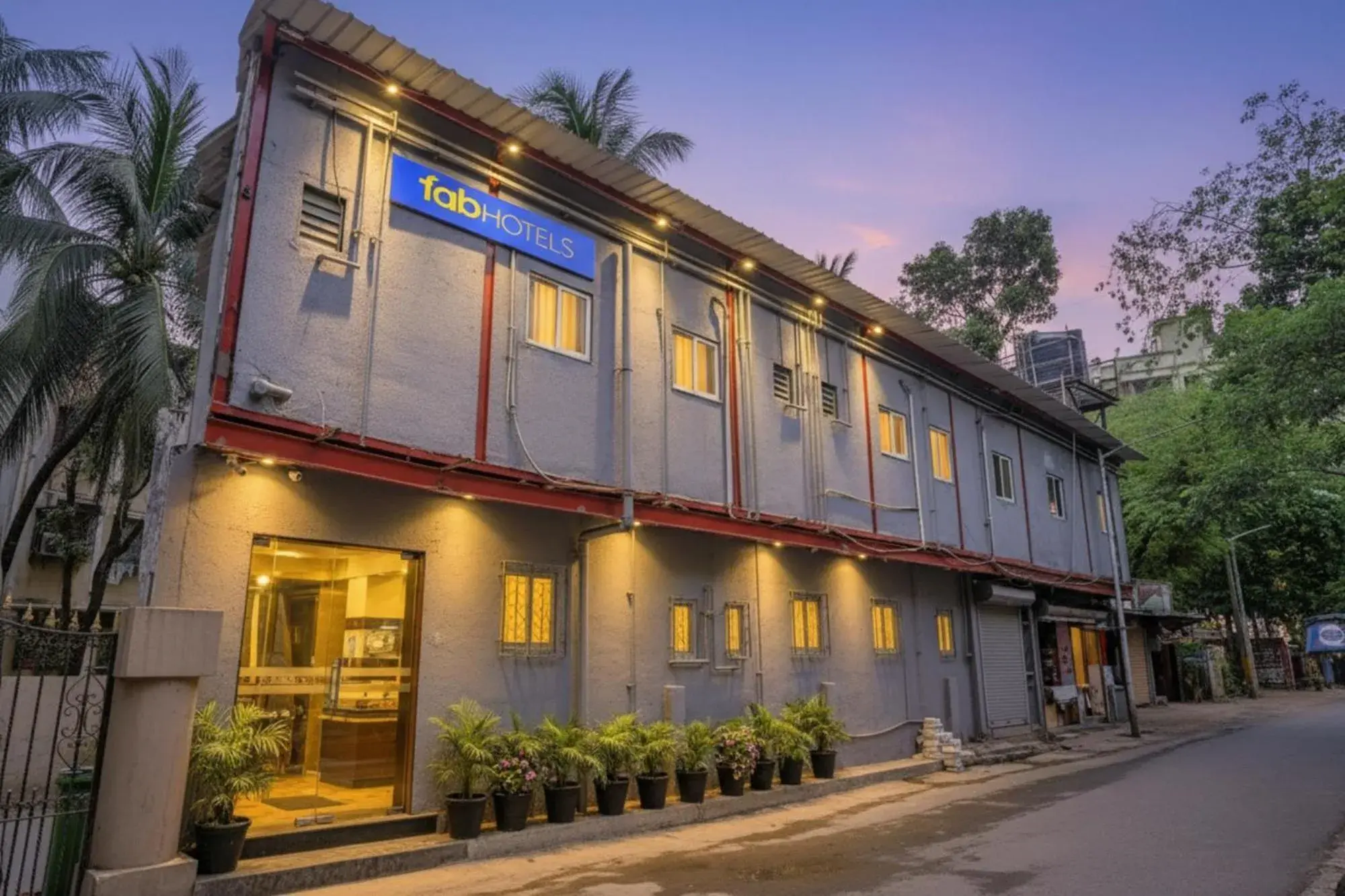 Property building in FabExpress Comfort stay - Nr Mumbai International Airport Property building in FabExpress Comfort stay - Nr Mumbai International Airport