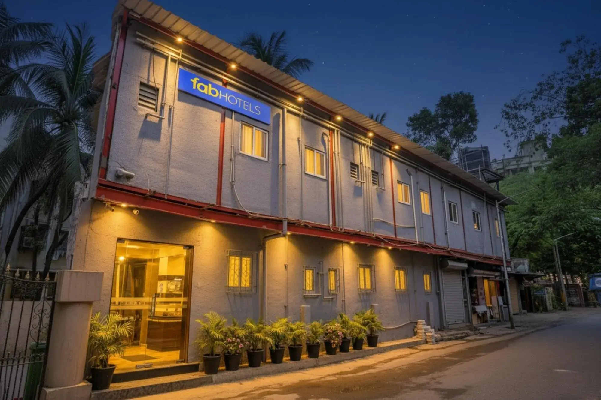 Property building in FabExpress Comfort stay - Nr Mumbai International Airport Property building in FabExpress Comfort stay - Nr Mumbai International Airport