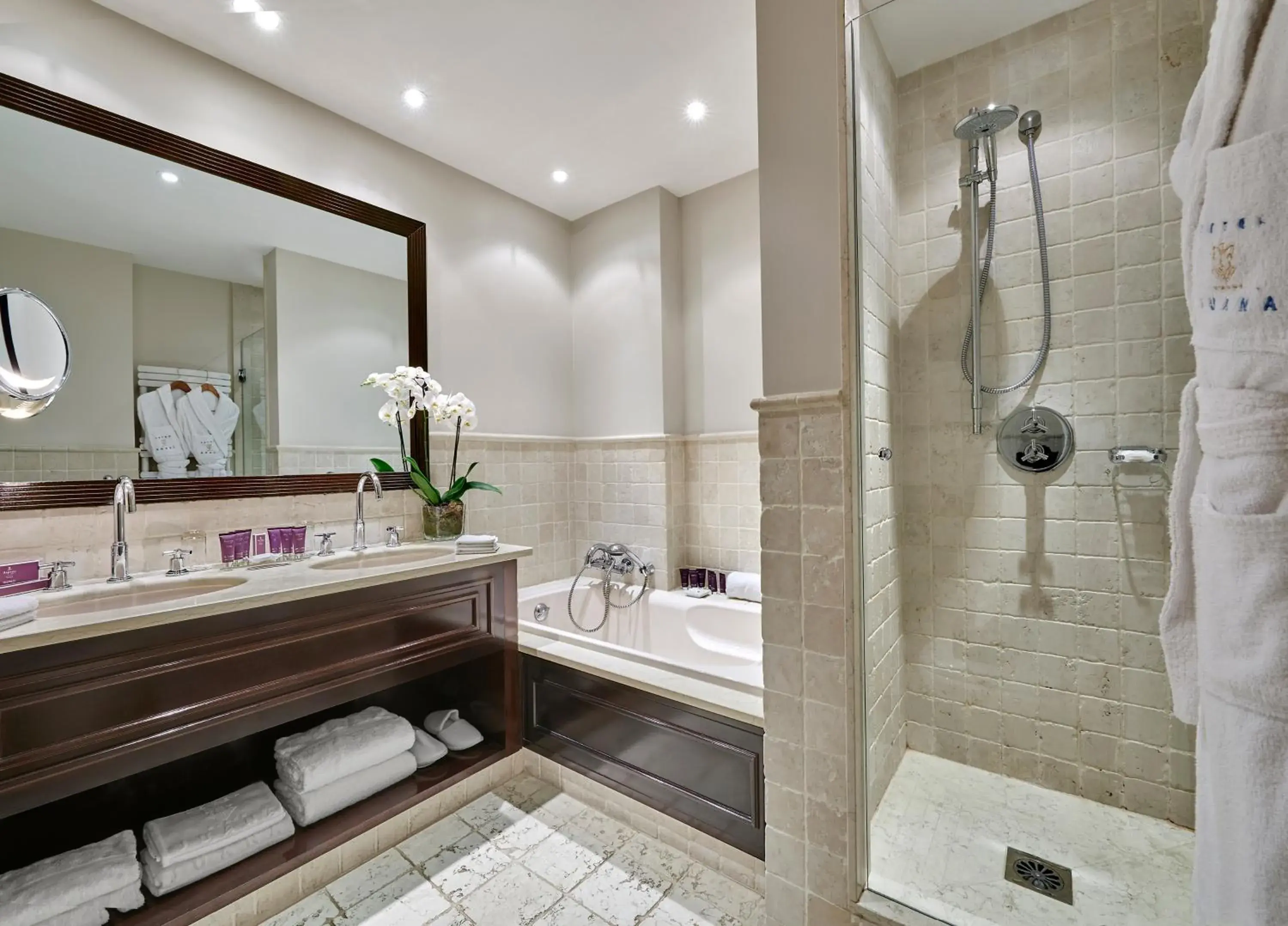 Bathroom in Hôtel Juana Bathroom in Hôtel Juana