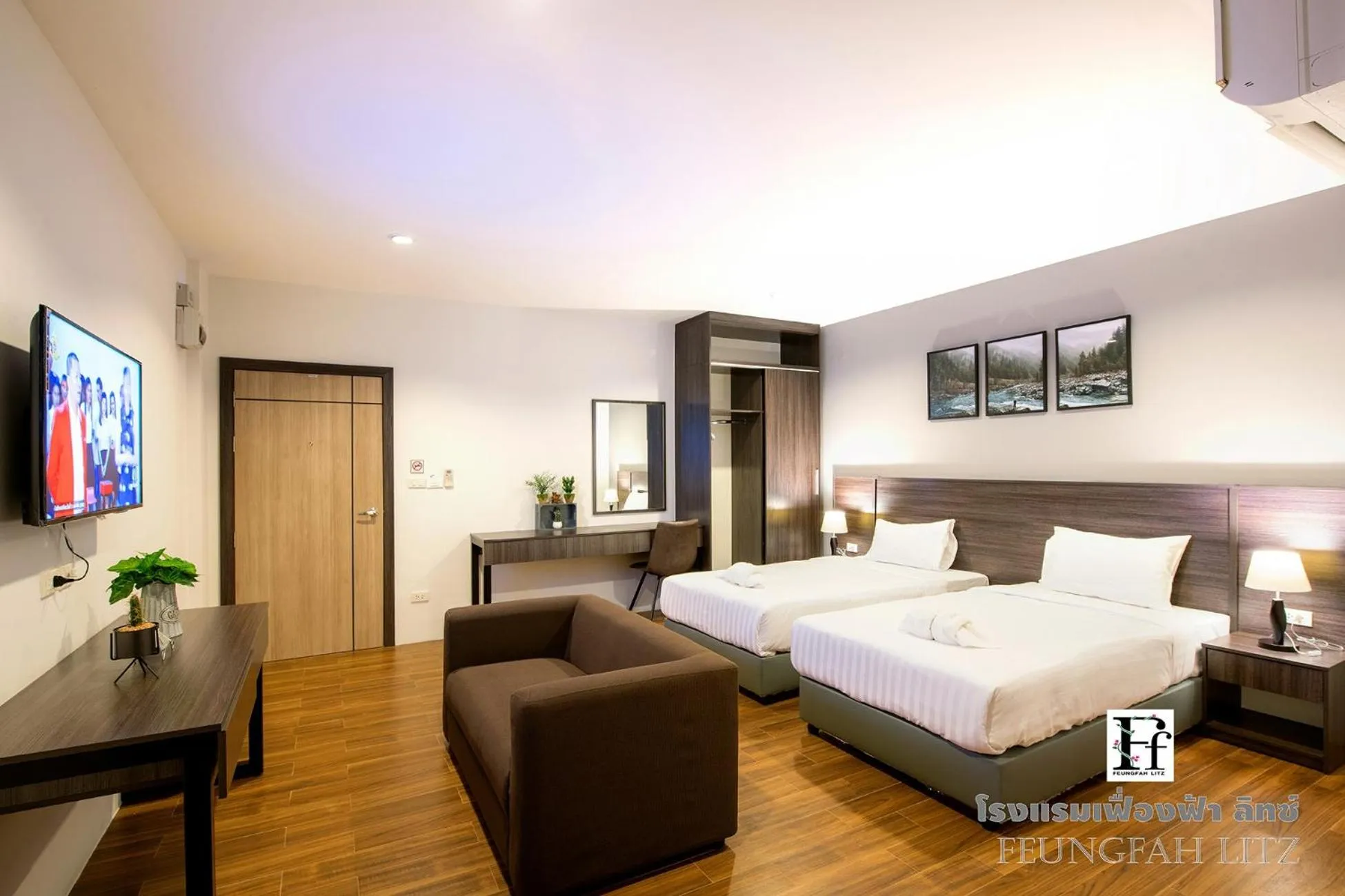 Photo of the whole room, Bed in Feungfah Litz