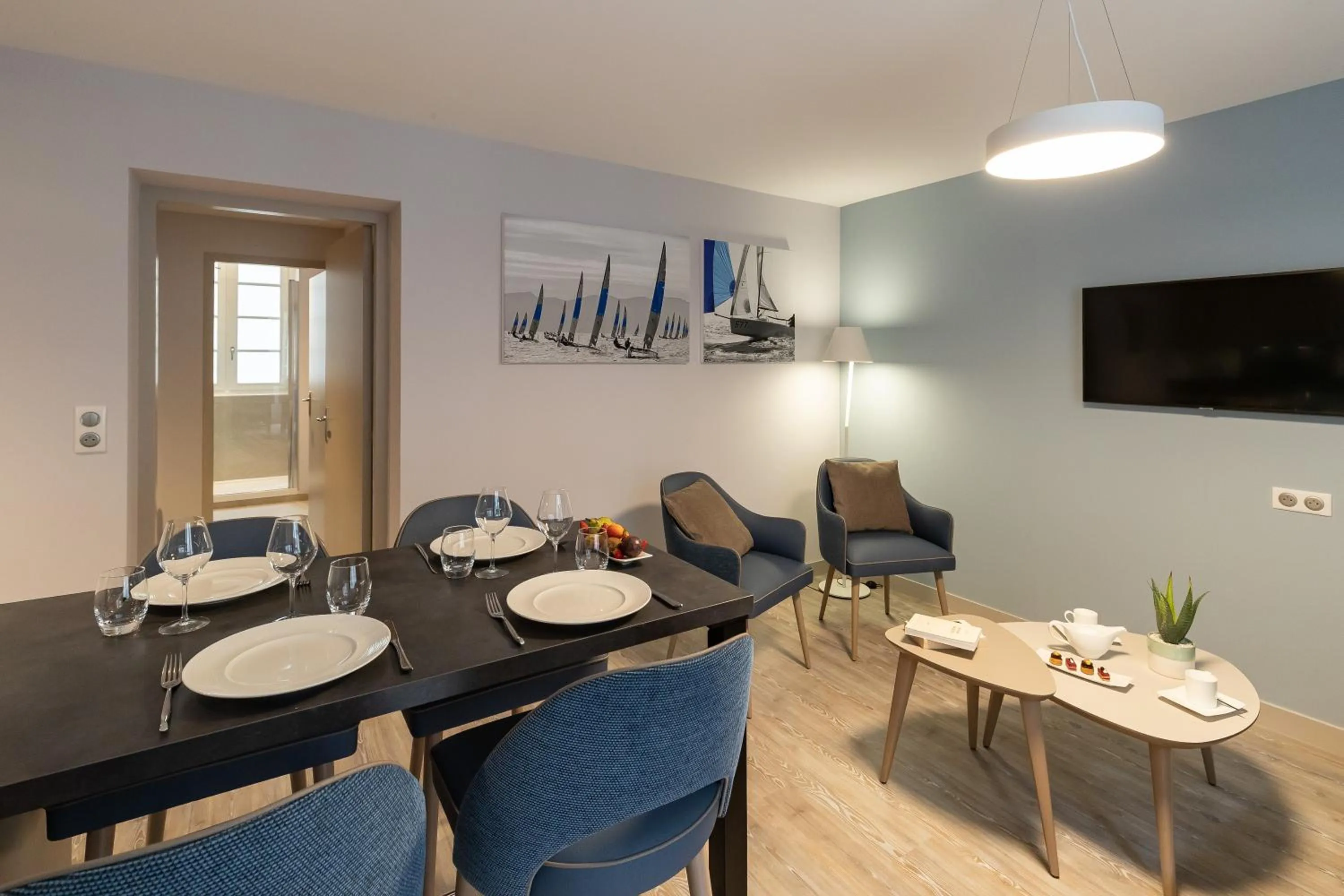 TV and multimedia in Appartements des Marins