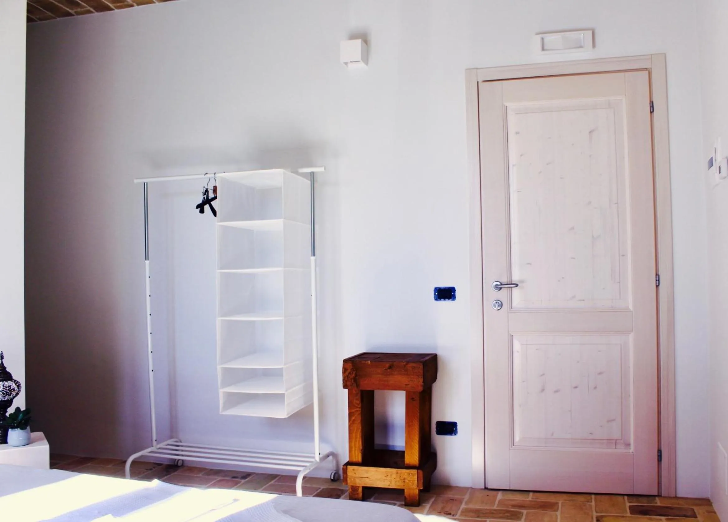 Photo of the whole room, Bed in Frontemaja