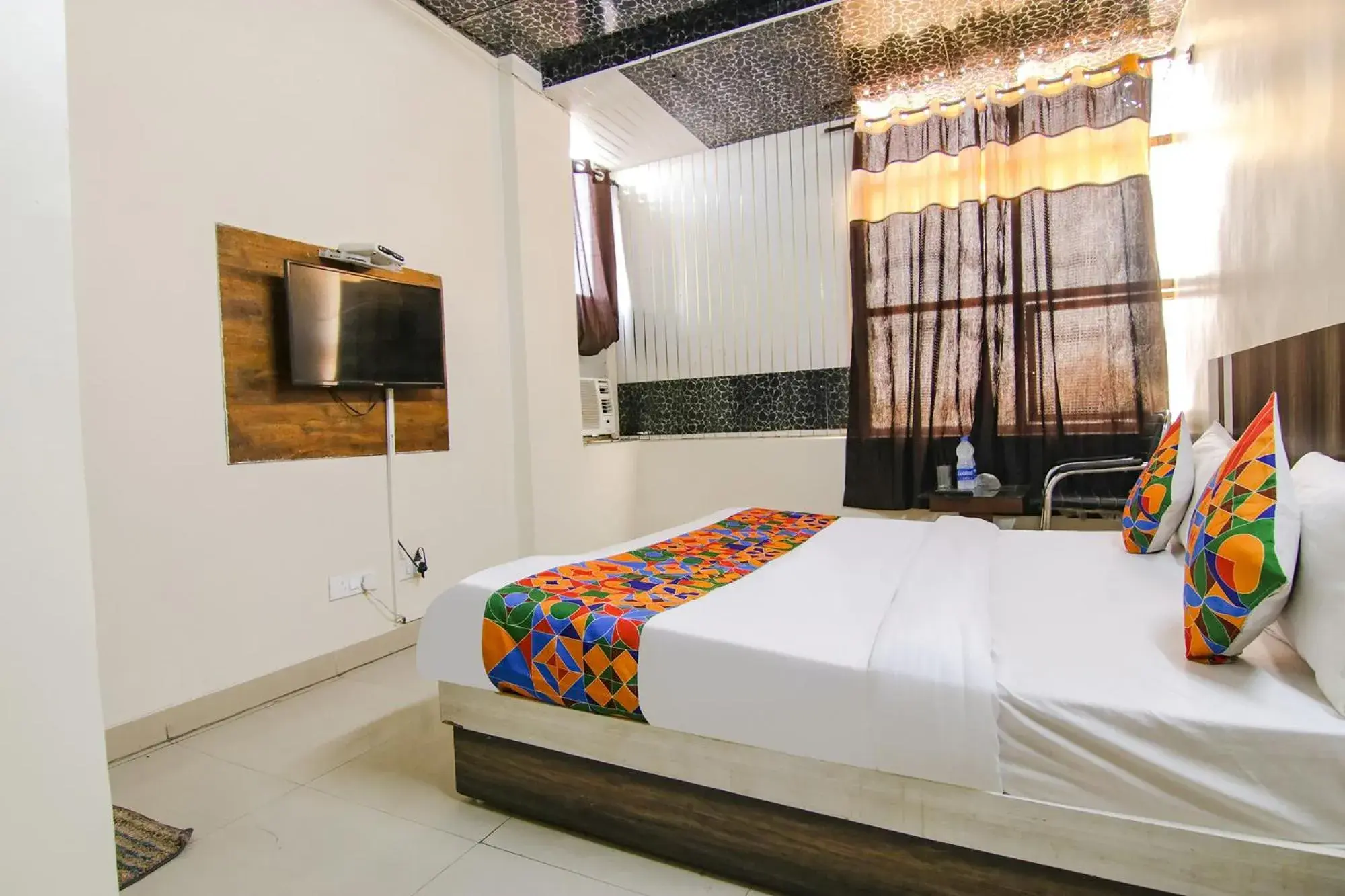 Bed in FabExpress HC King Bed in FabExpress HC King