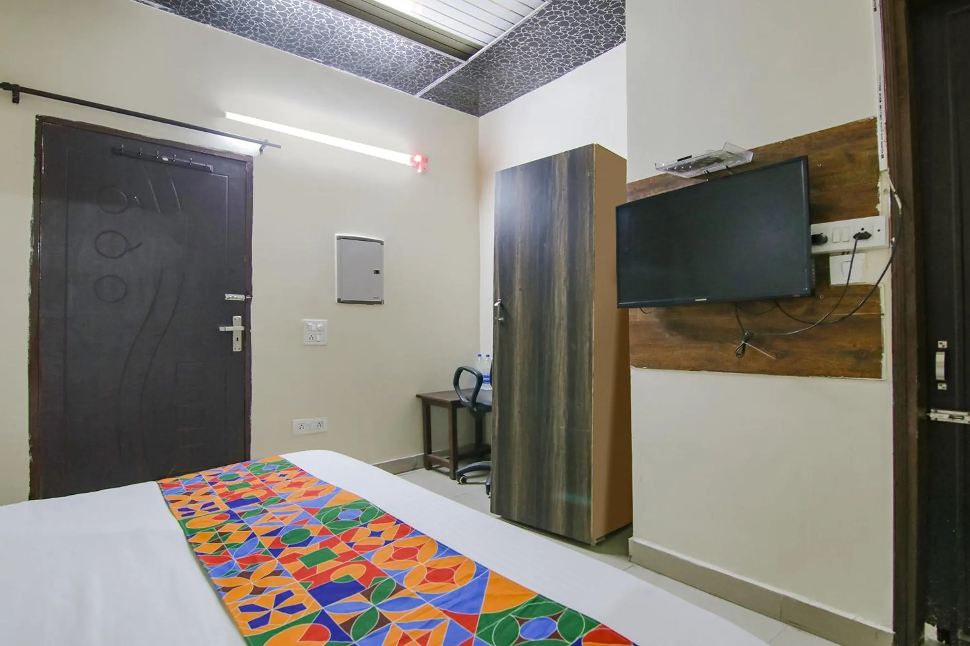 Bed in FabExpress HC King