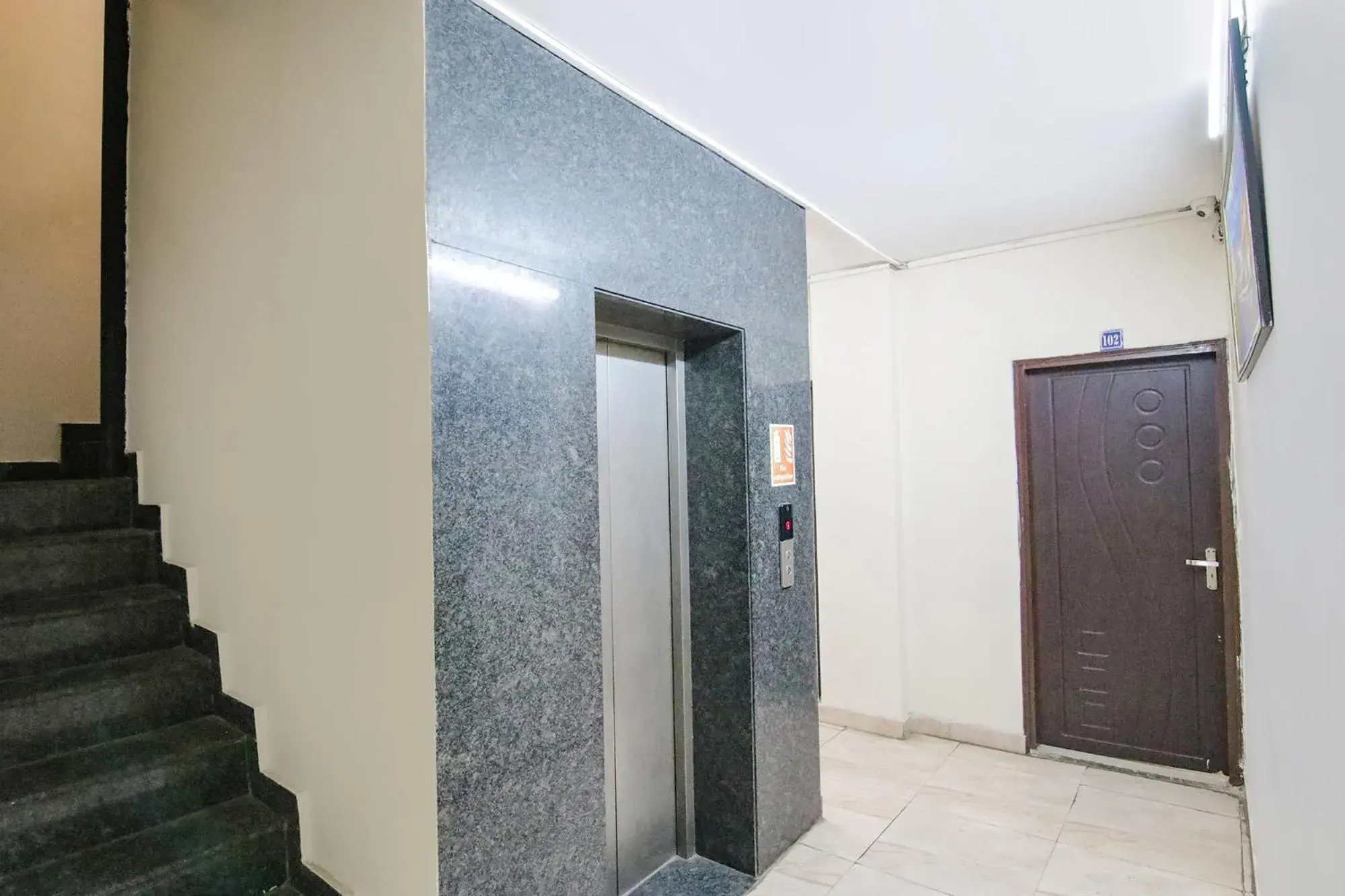 elevator in FabExpress HC King elevator in FabExpress HC King