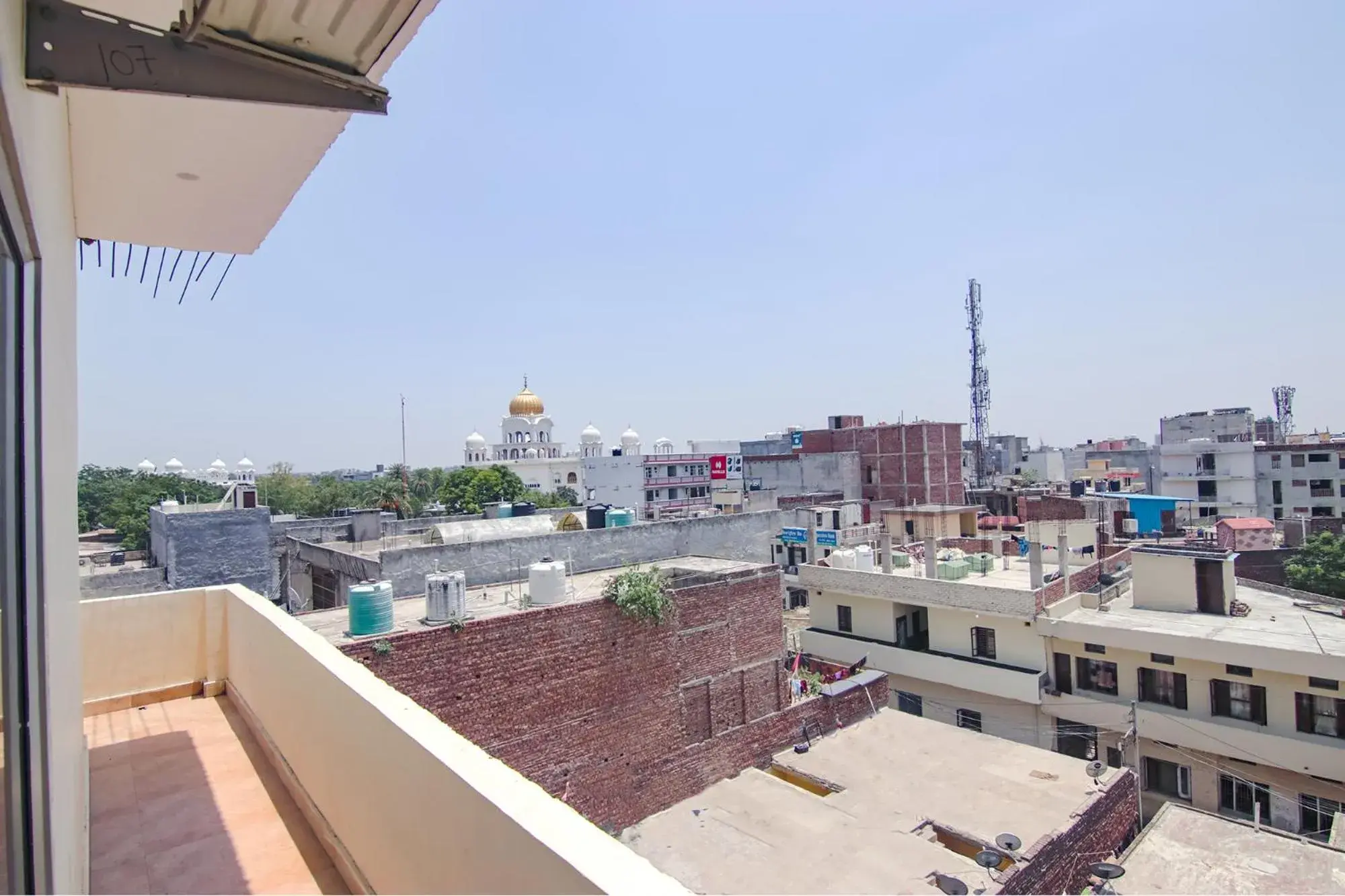 Property building in FabExpress HC King Property building in FabExpress HC King