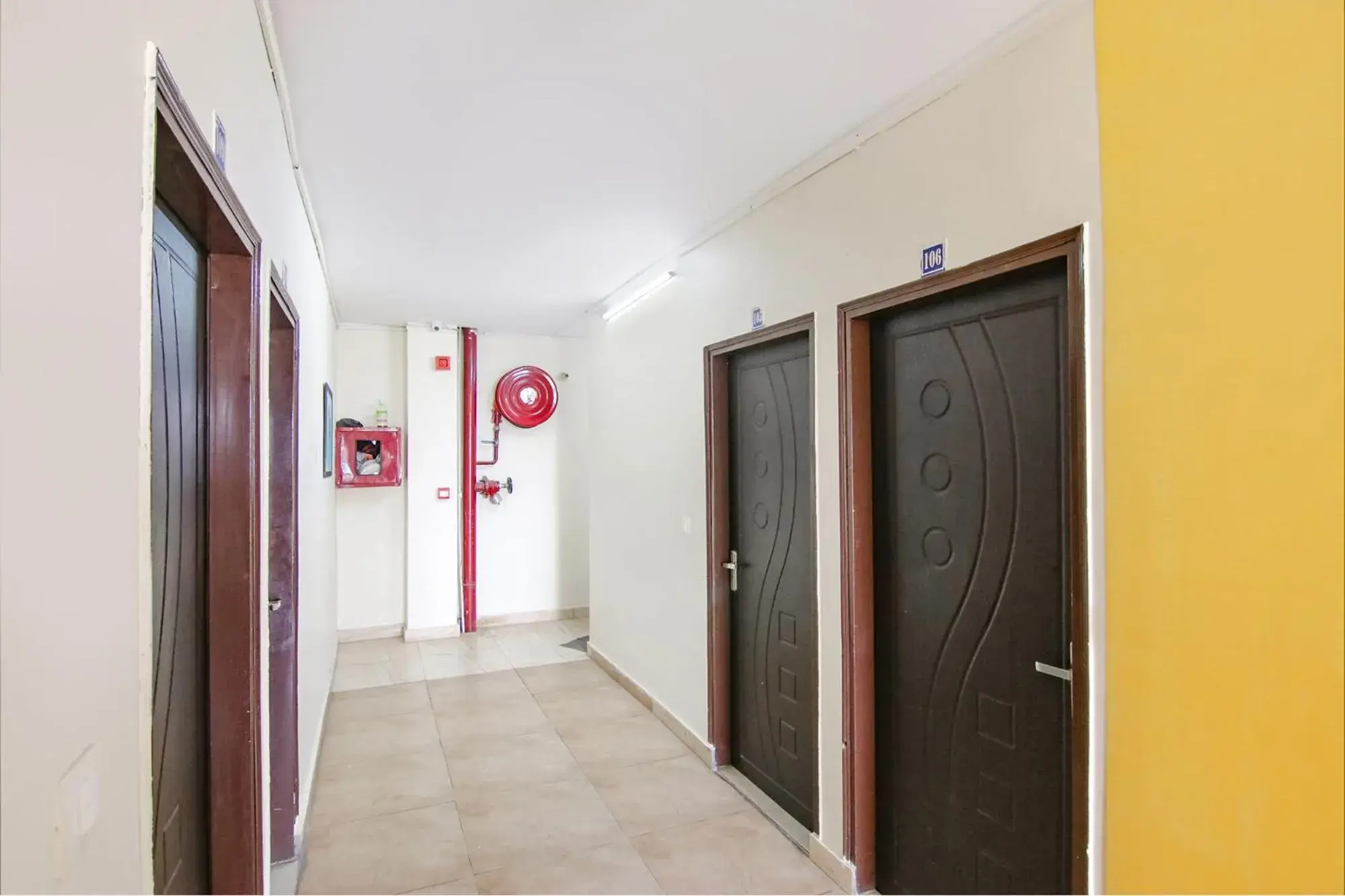 Lobby or reception in FabExpress HC King Lobby or reception in FabExpress HC King