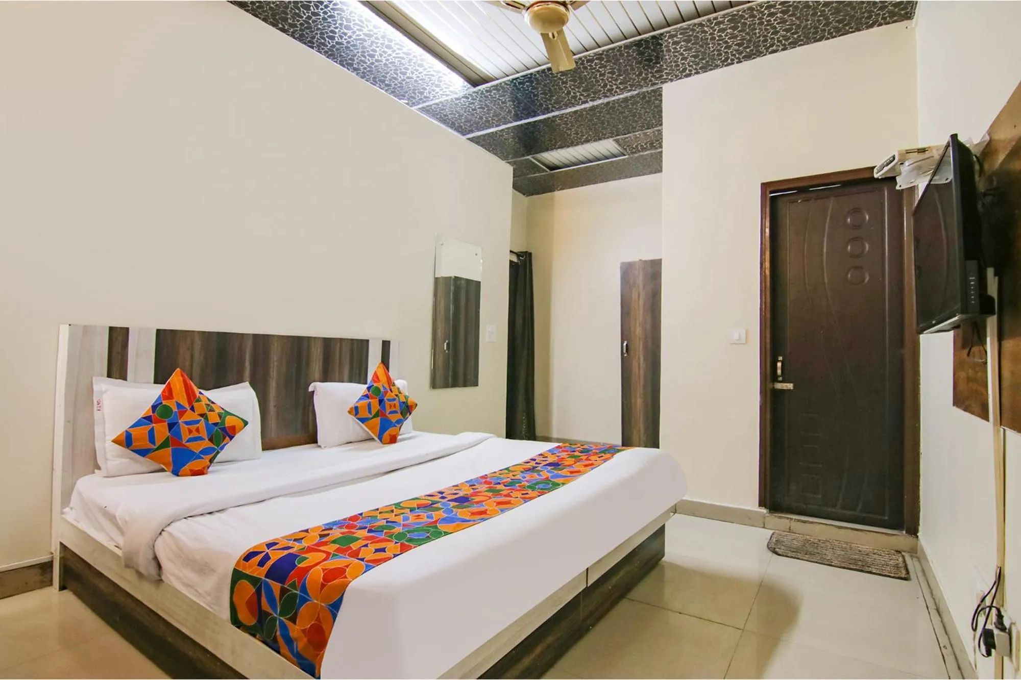 Bed in FabExpress HC King