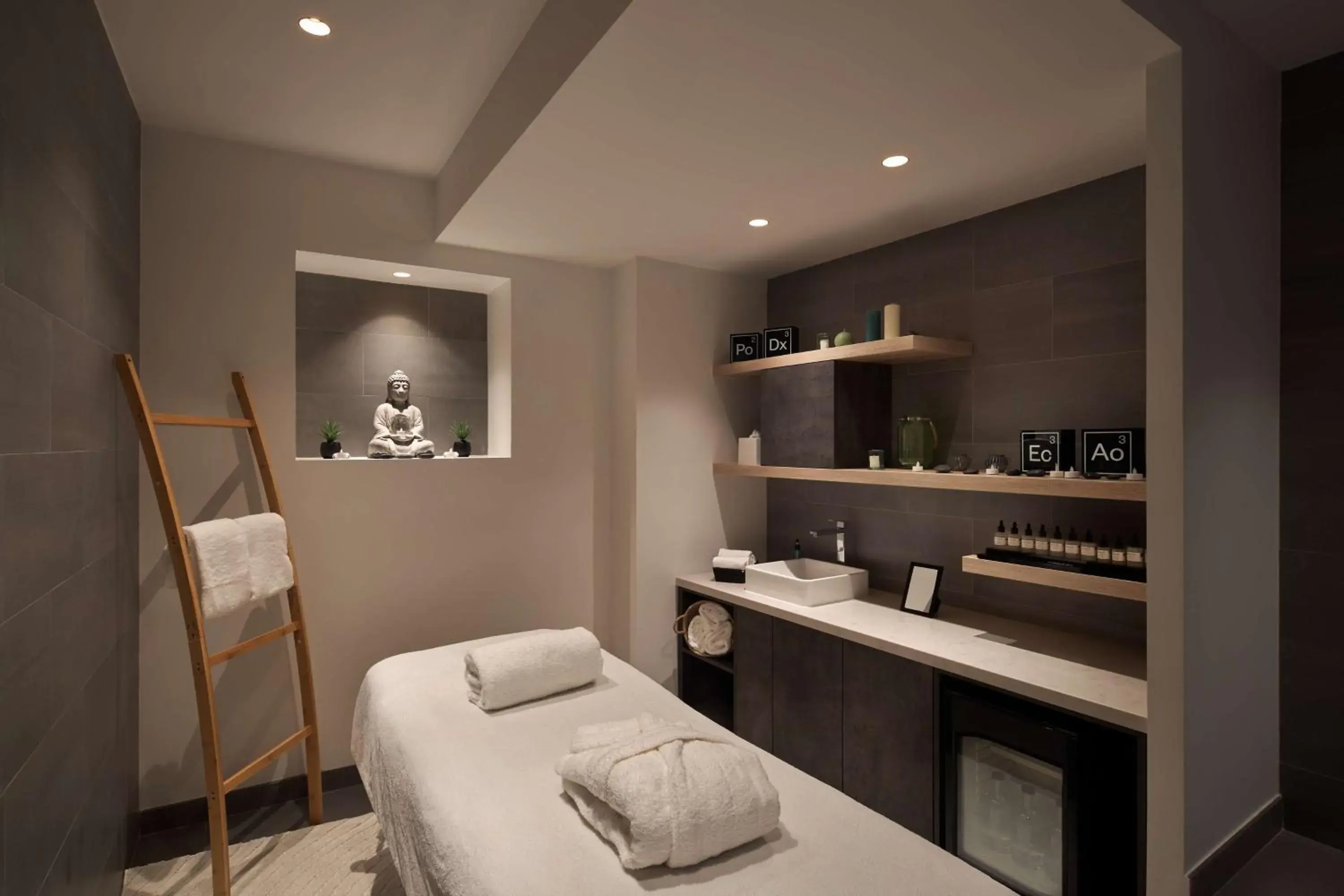 Fitness centre/facilities, Bed in Best Western Plus La Demeure Fitness centre/facilities, Bed in Best Western Plus La Demeure