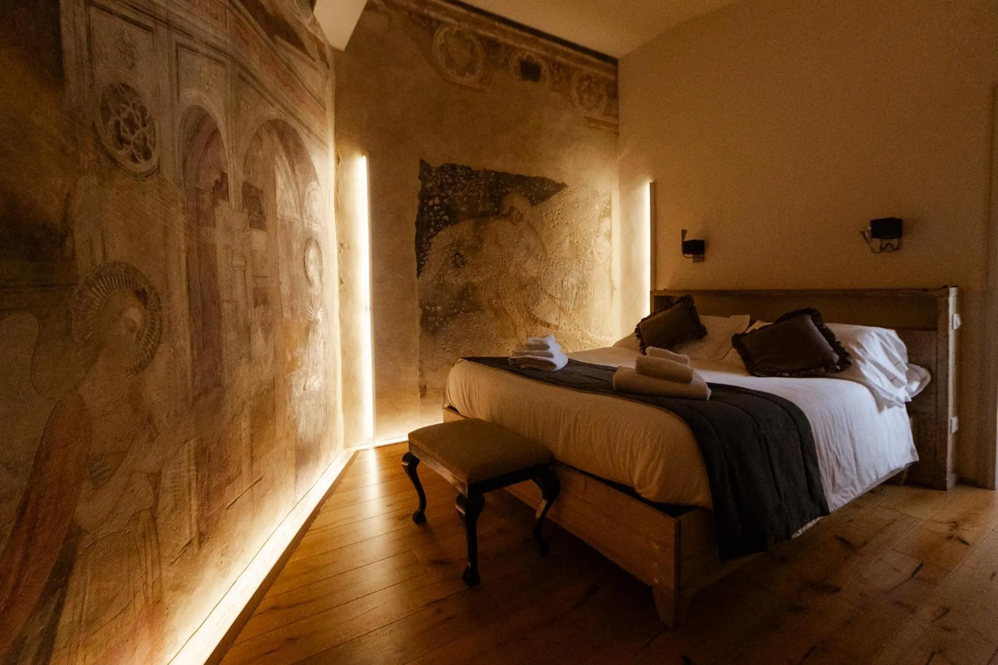 Bedroom, Bed in San Pier Novello in Oltrarno