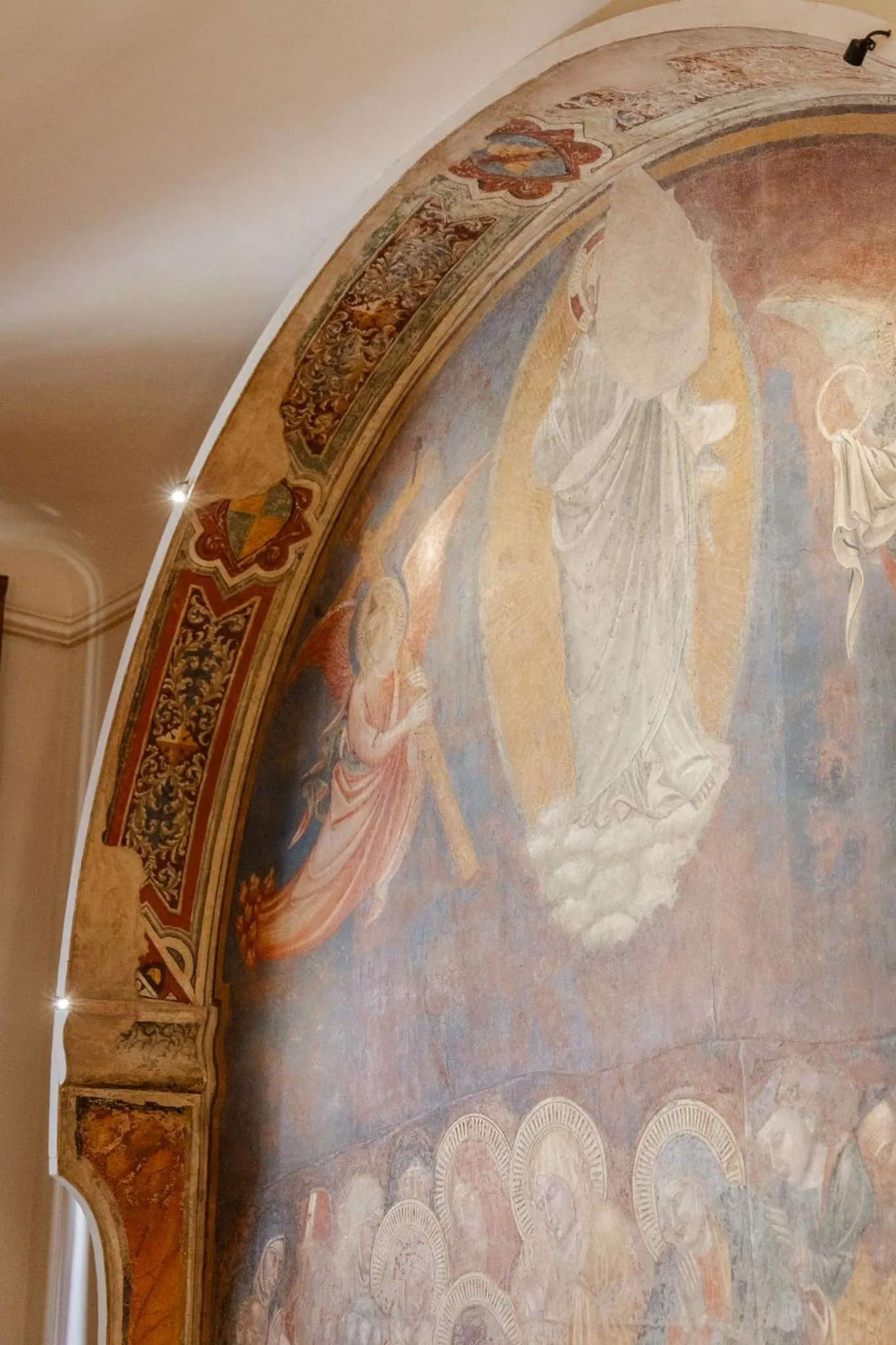 Decorative detail in San Pier Novello in Oltrarno