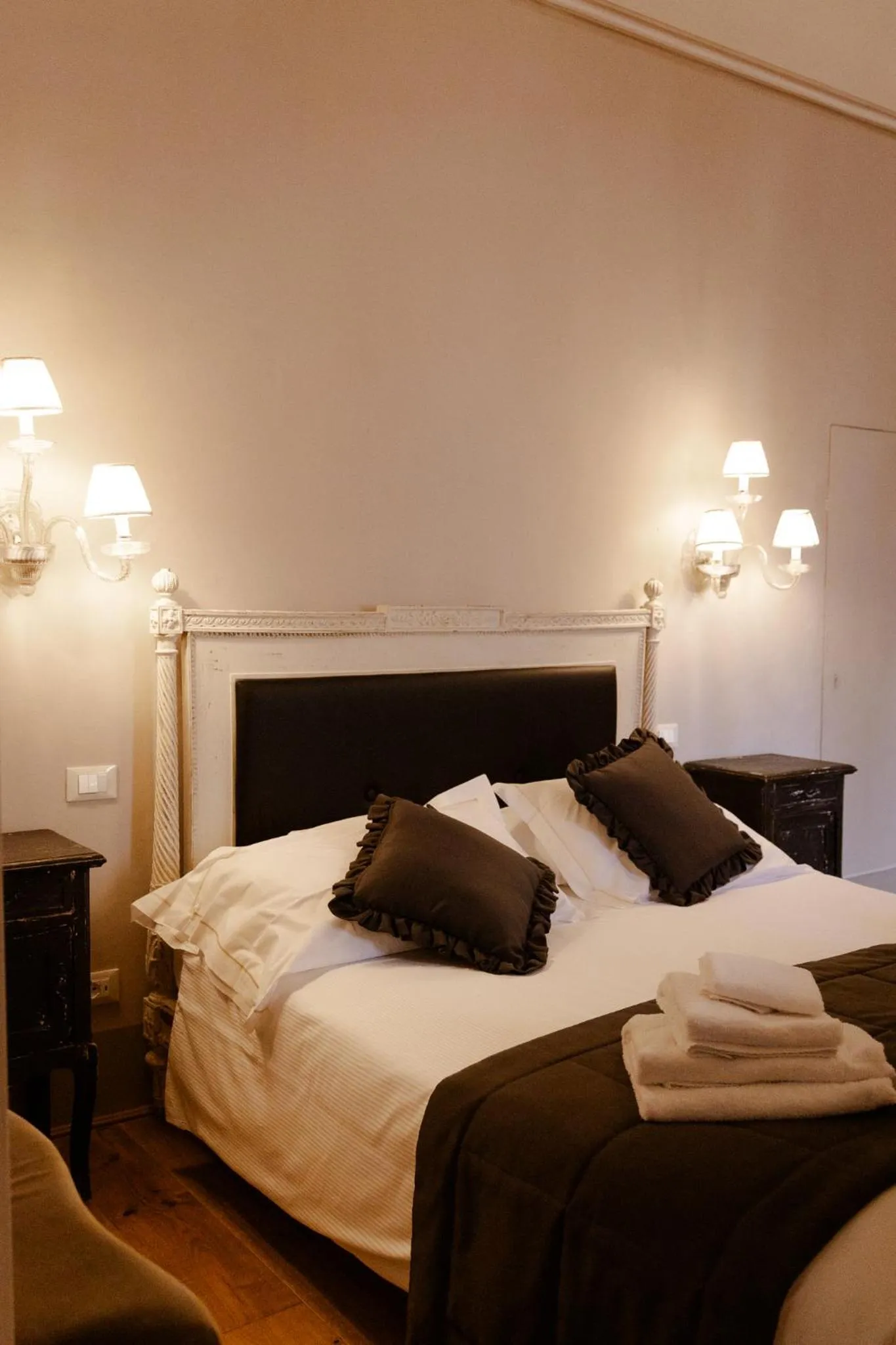 Bedroom, Bed in San Pier Novello in Oltrarno