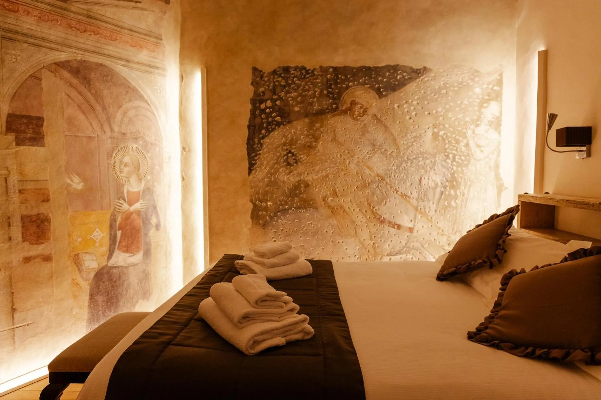 Bedroom, Bed in San Pier Novello in Oltrarno