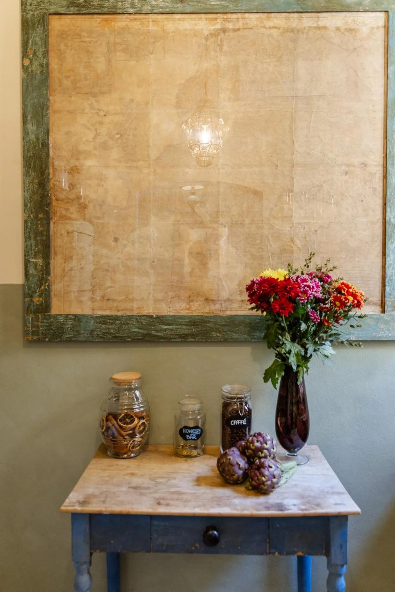 Decorative detail in San Pier Novello in Oltrarno