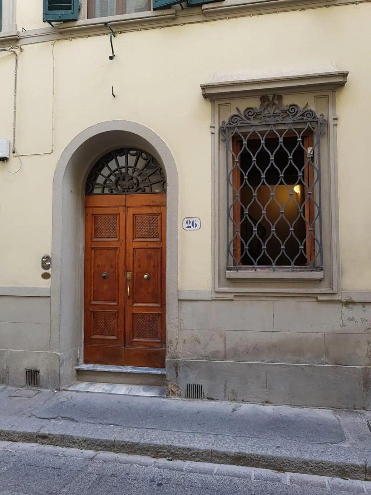 Property building in San Pier Novello in Oltrarno