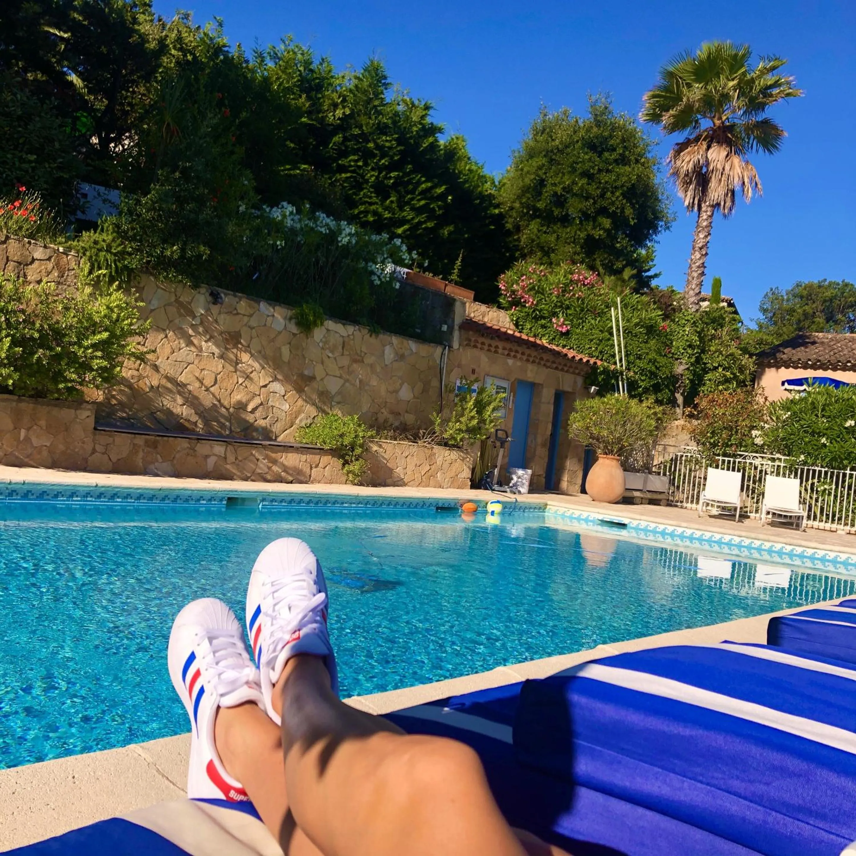 Pool view in Hôtel Jas Neuf