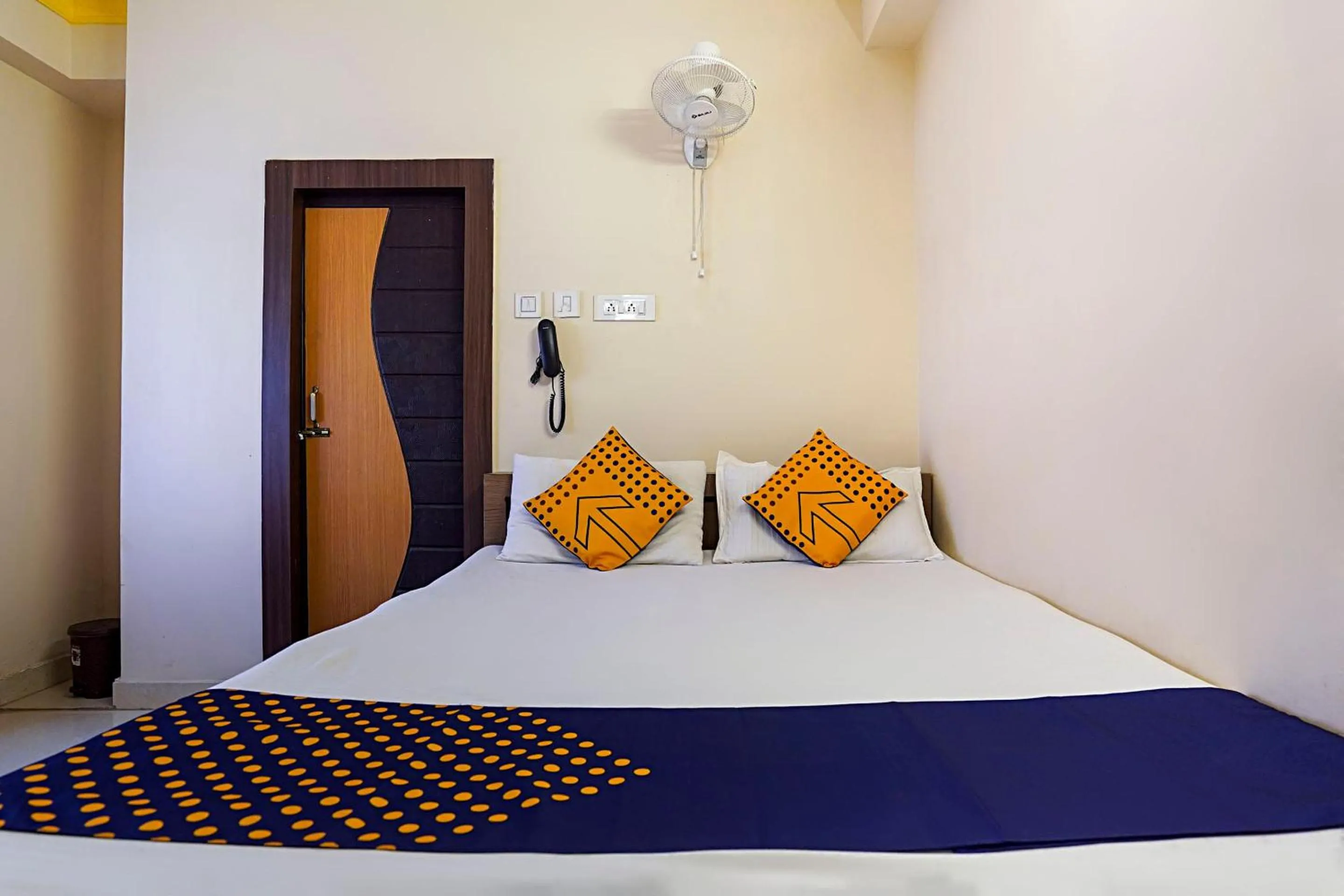 Bedroom, Bed in Hotel O Trisha Guest House