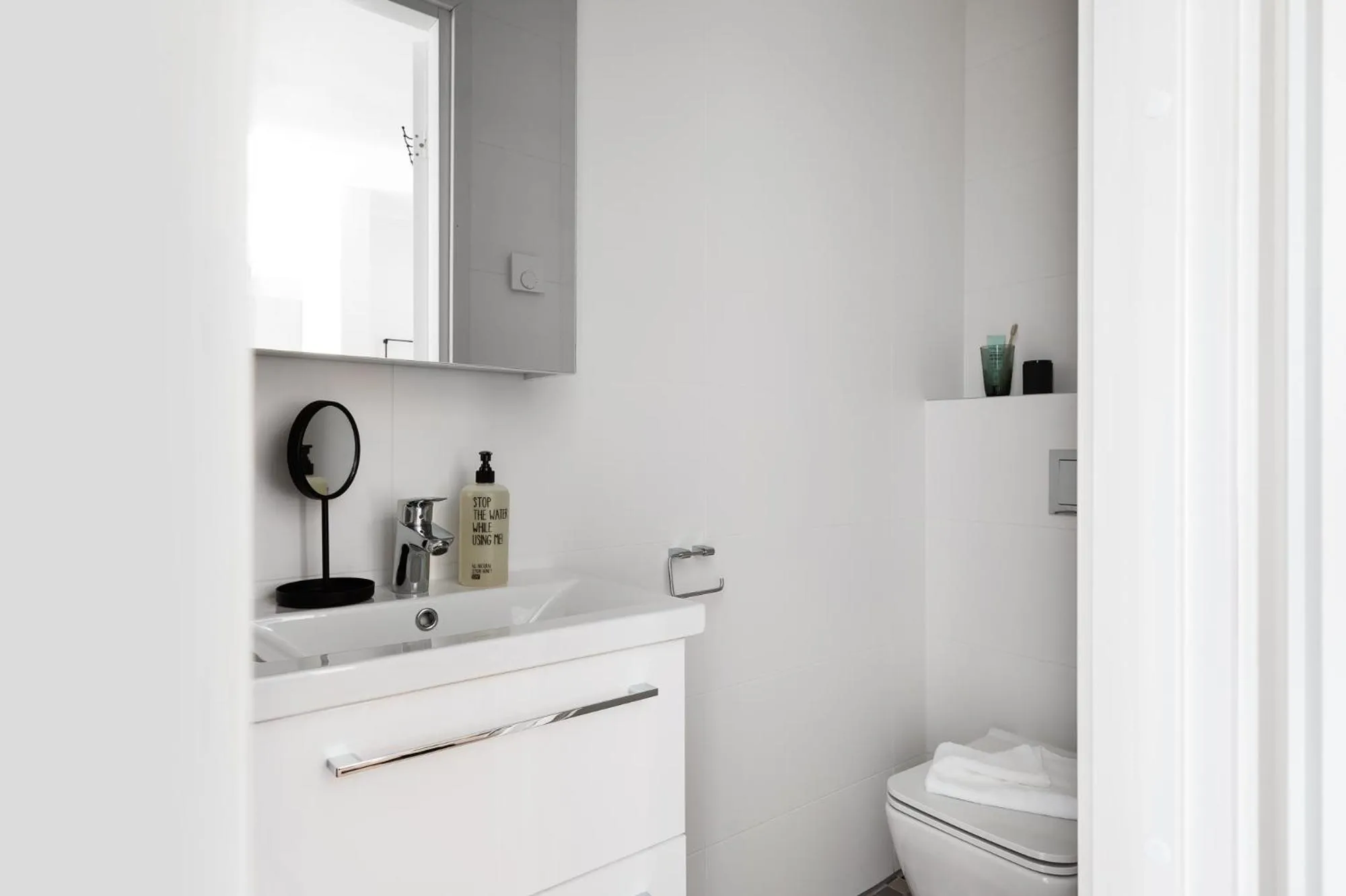 Toilet in Bob W Tallinn Telliskivi