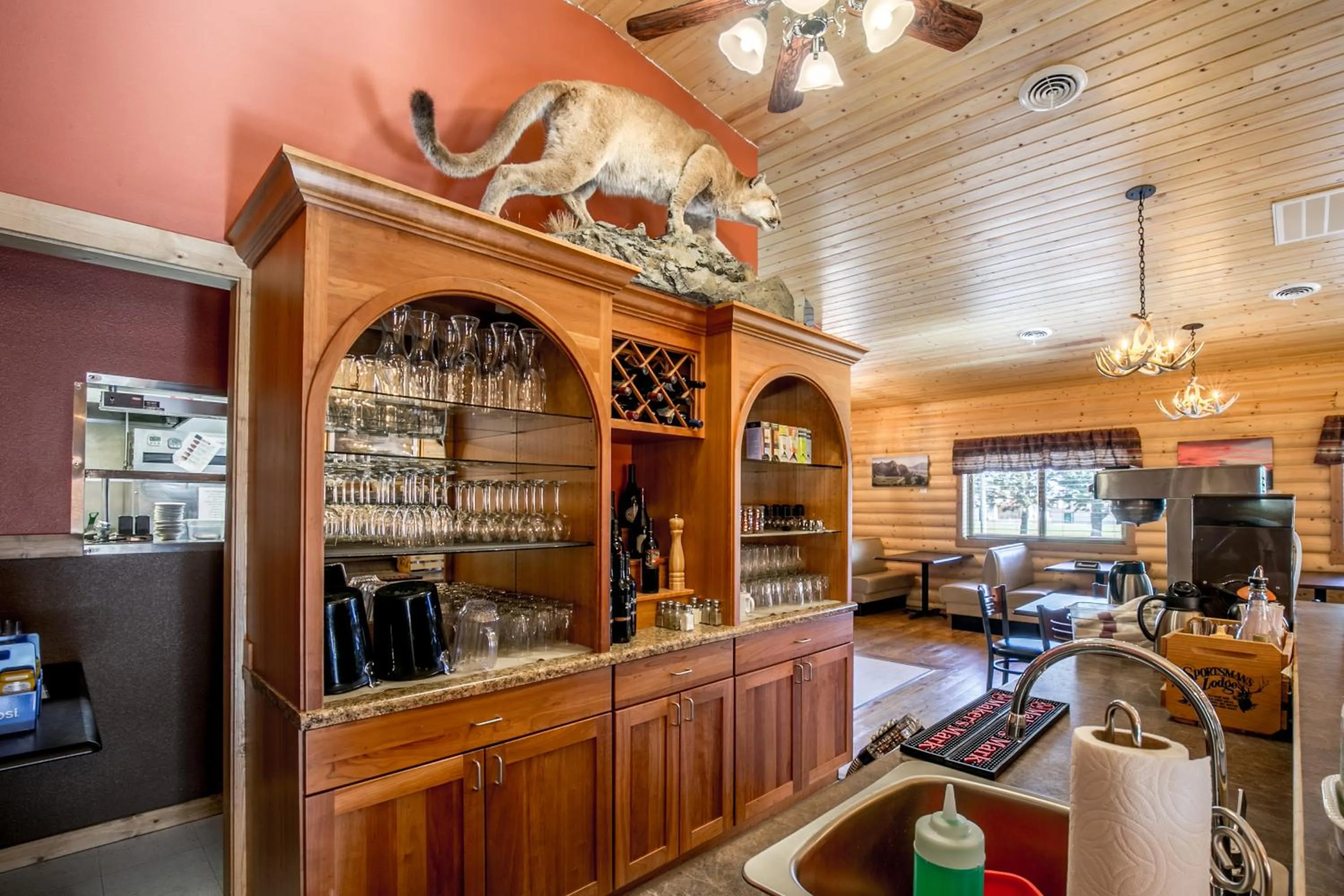 Sportsman's Lodge