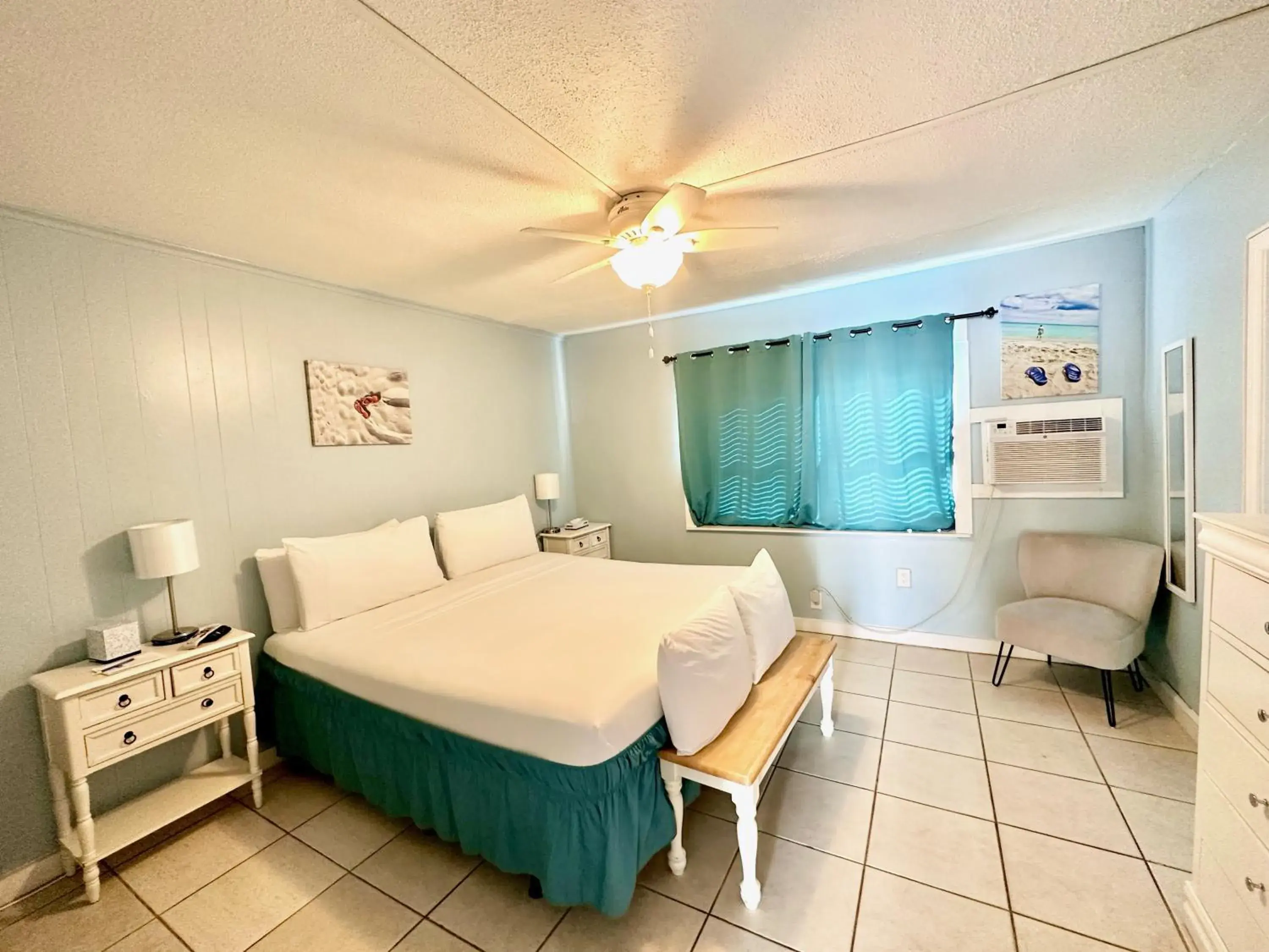 Bed in St Maurice Beach Inn Bed in St Maurice Beach Inn