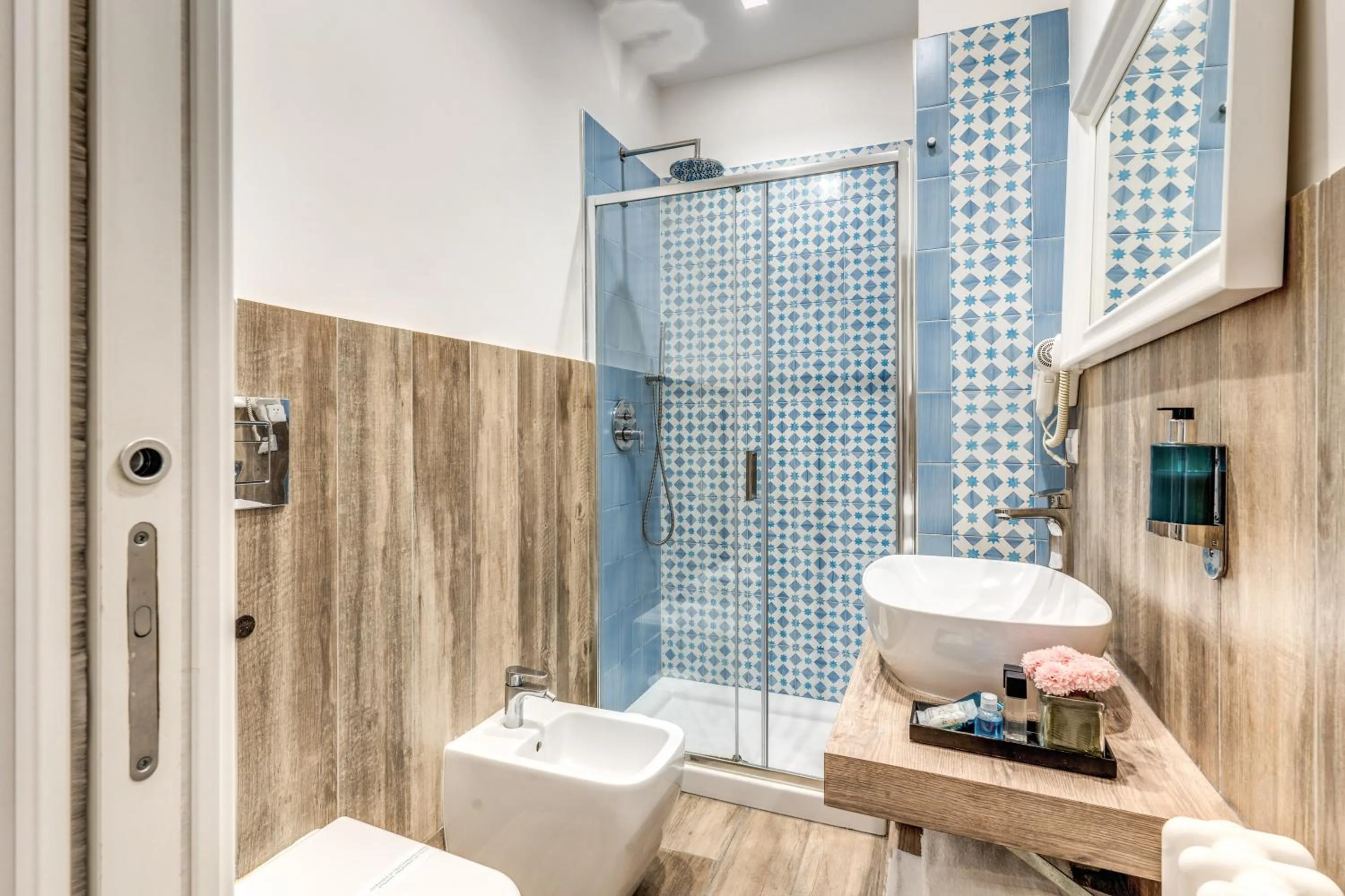 Bathroom in Camera e Caffé DeLuxe