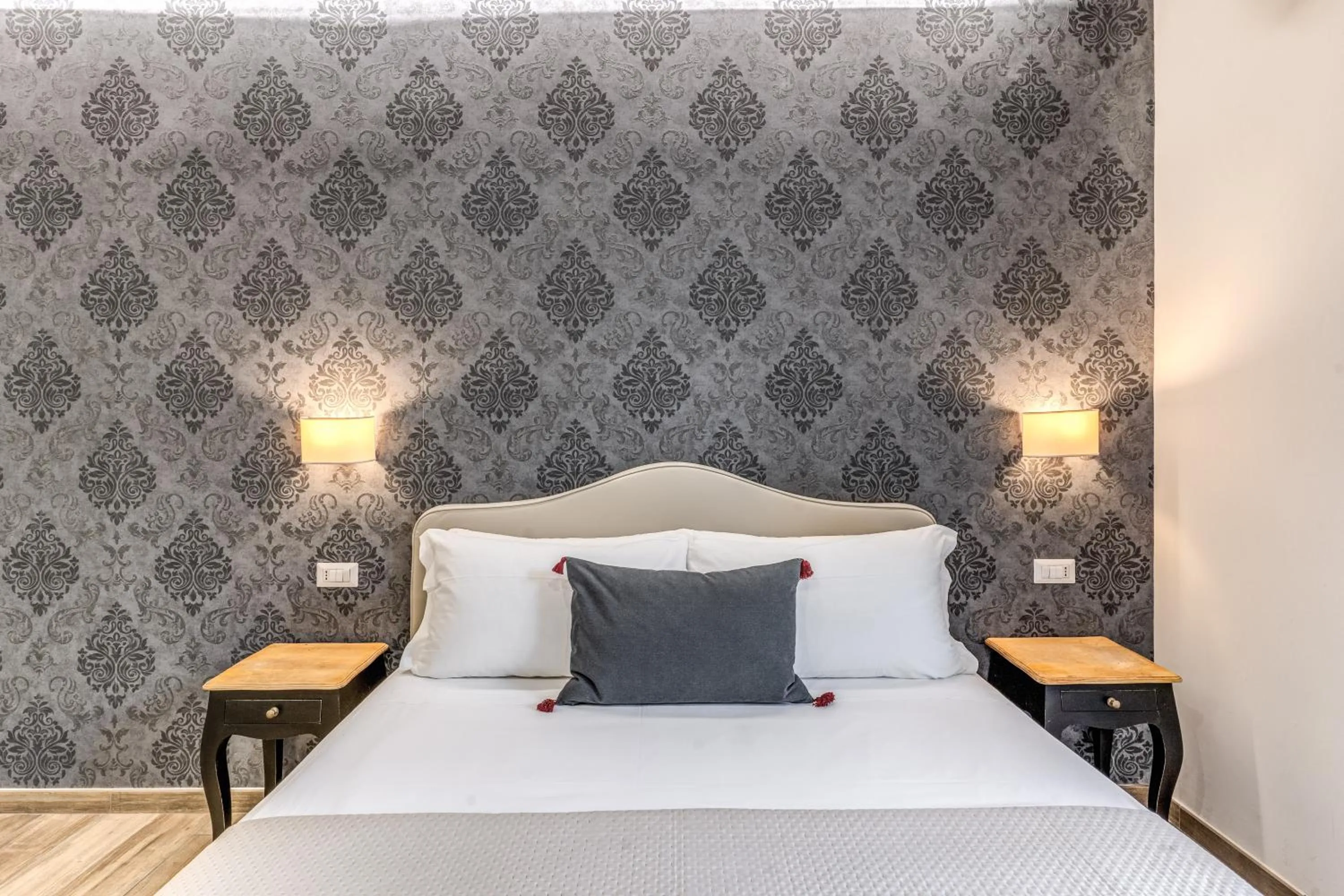 Bedroom, Bed in Camera e Caffé DeLuxe