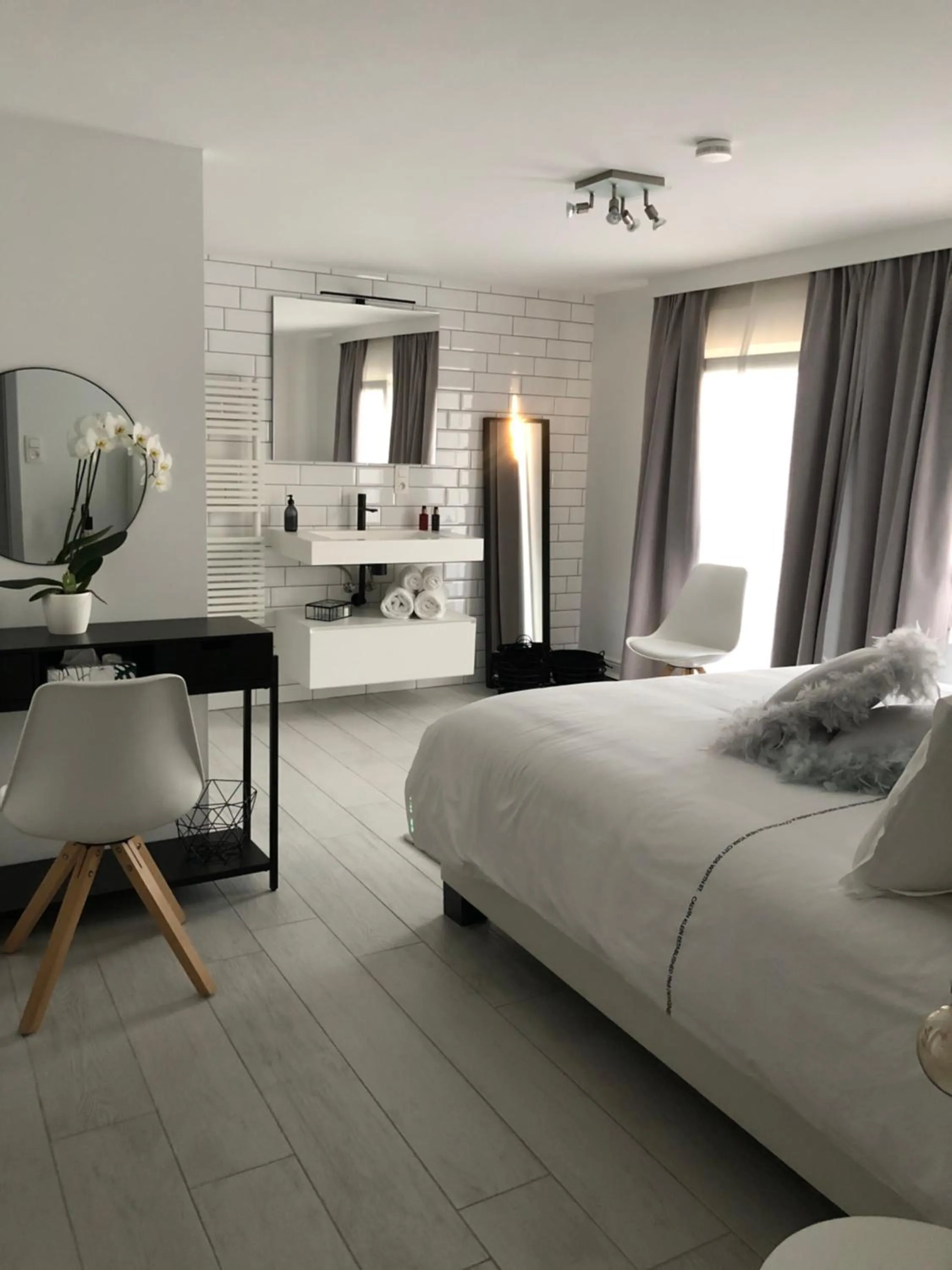 Bed in JARDIN DU MARAIS