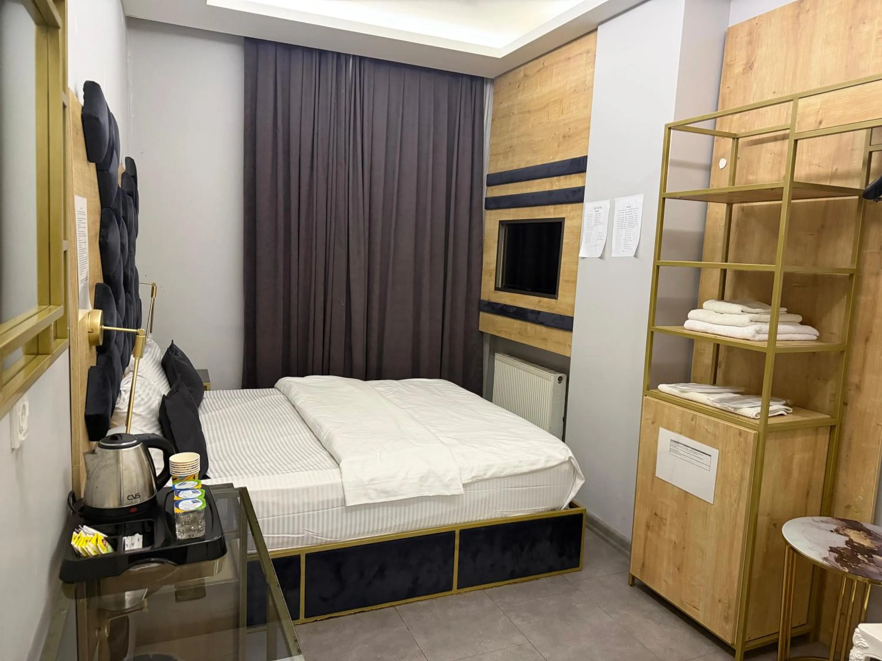 Bed in lily airport otel