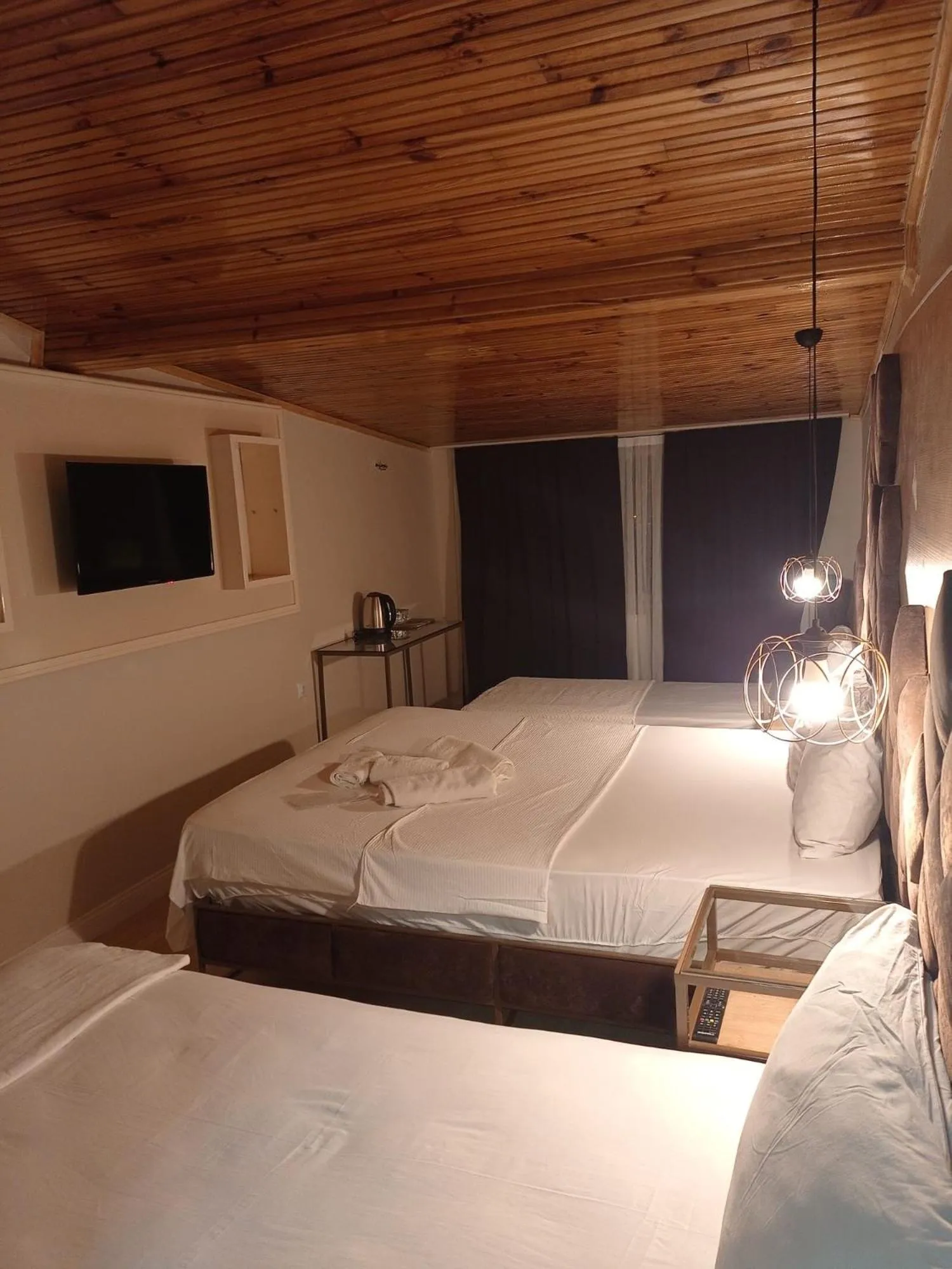 Bed in lily airport otel