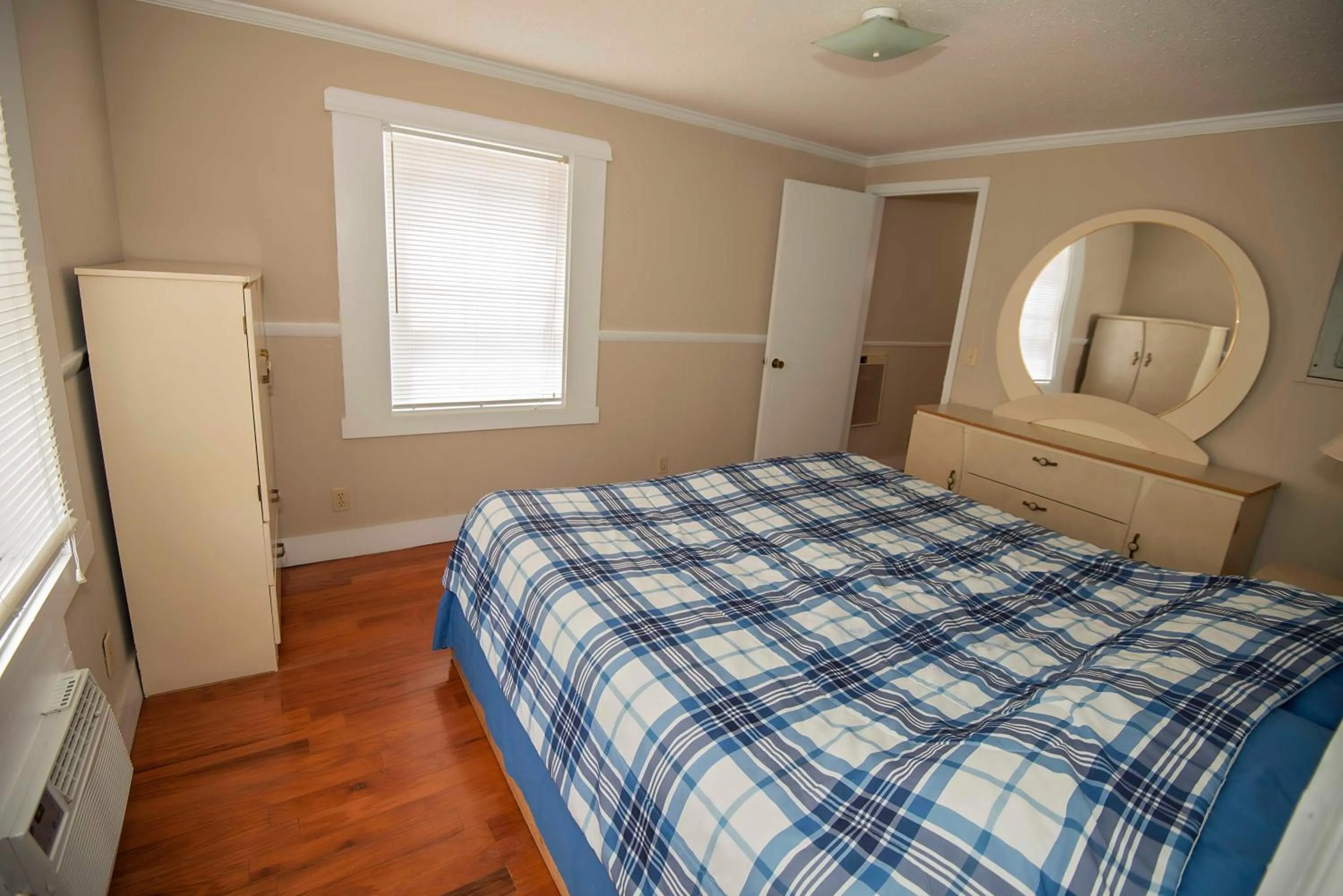 Bed in Avon Cottages