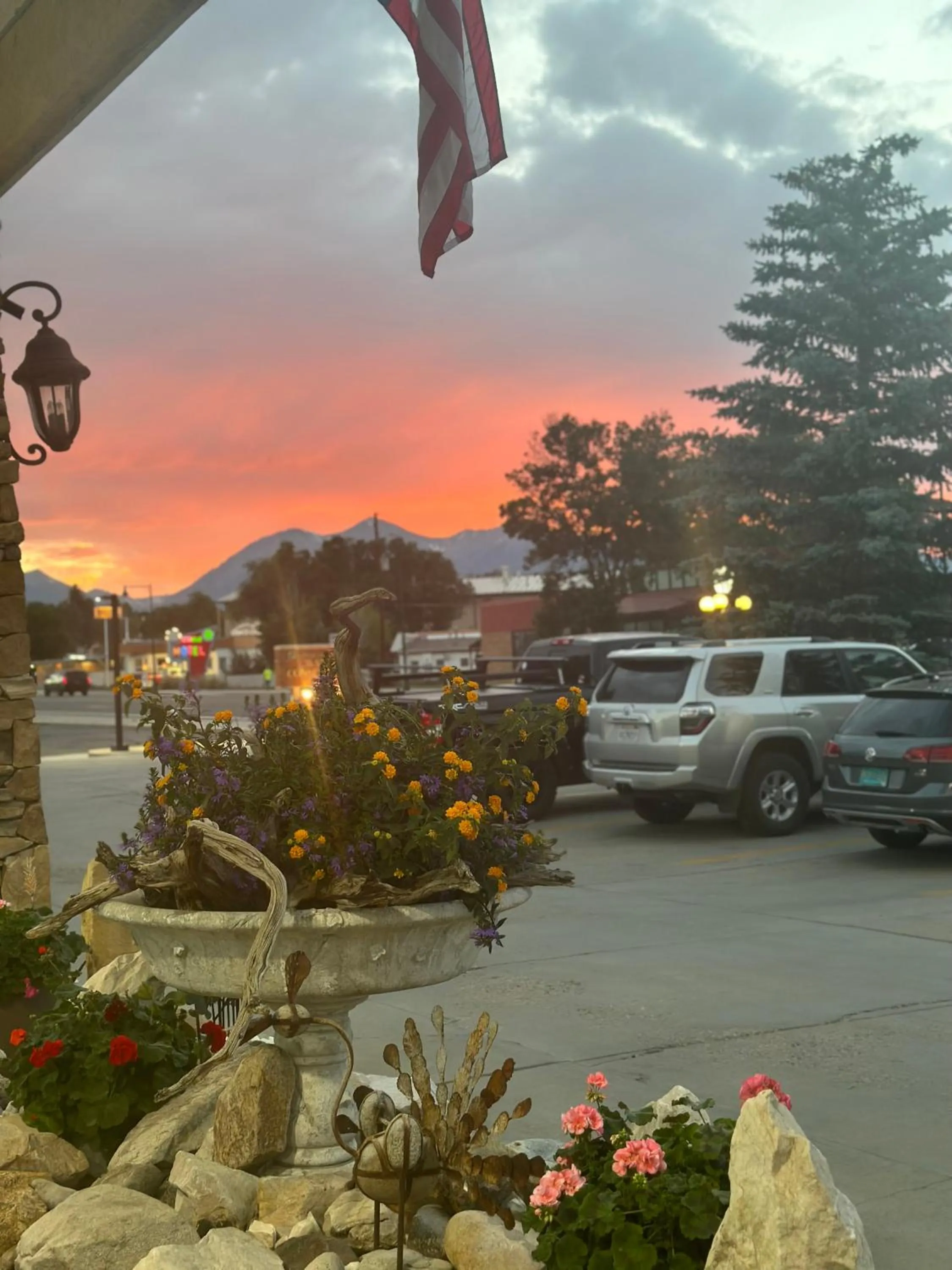 Property building in Browns Canyon Inn