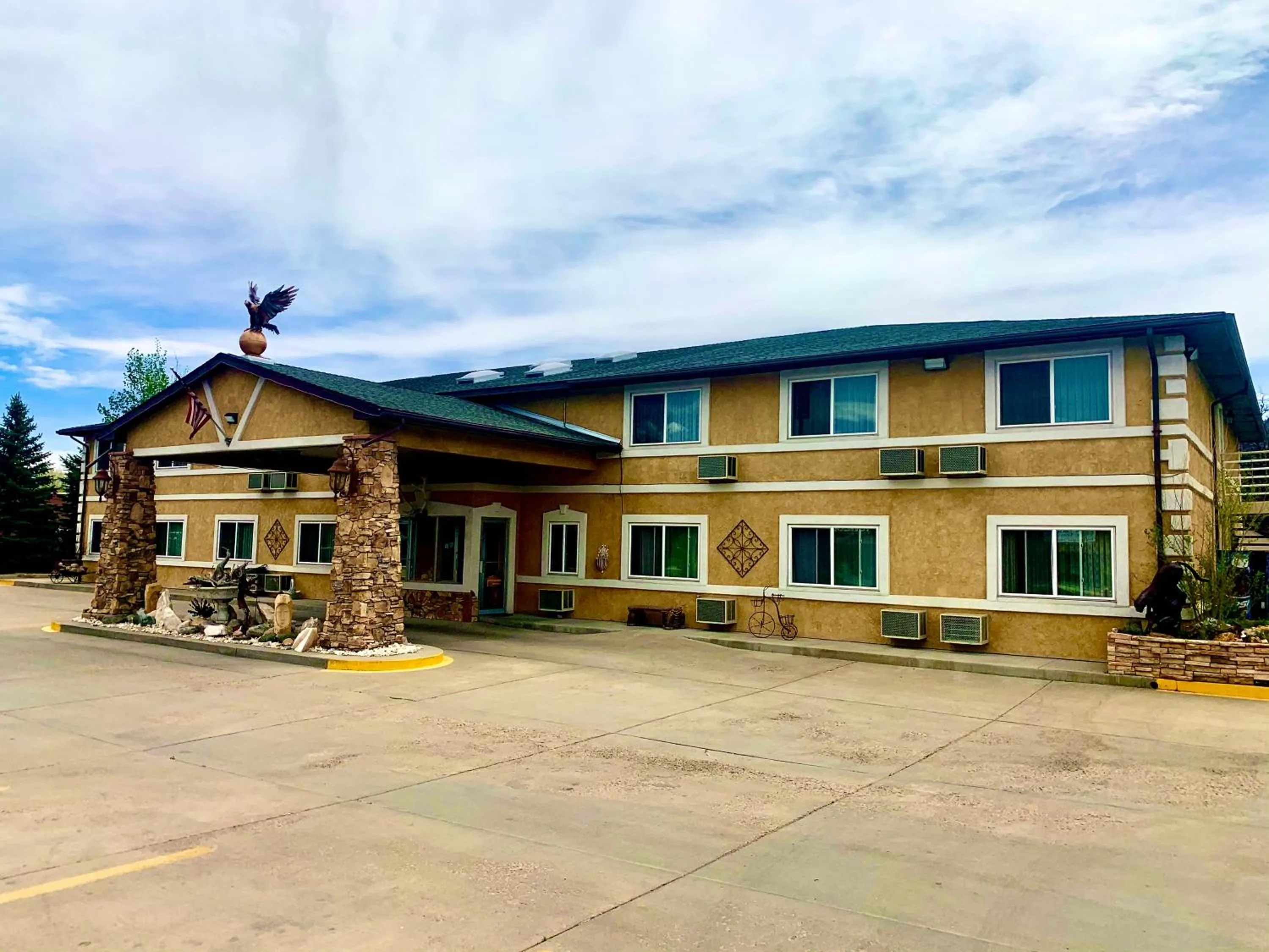 Property building in Browns Canyon Inn