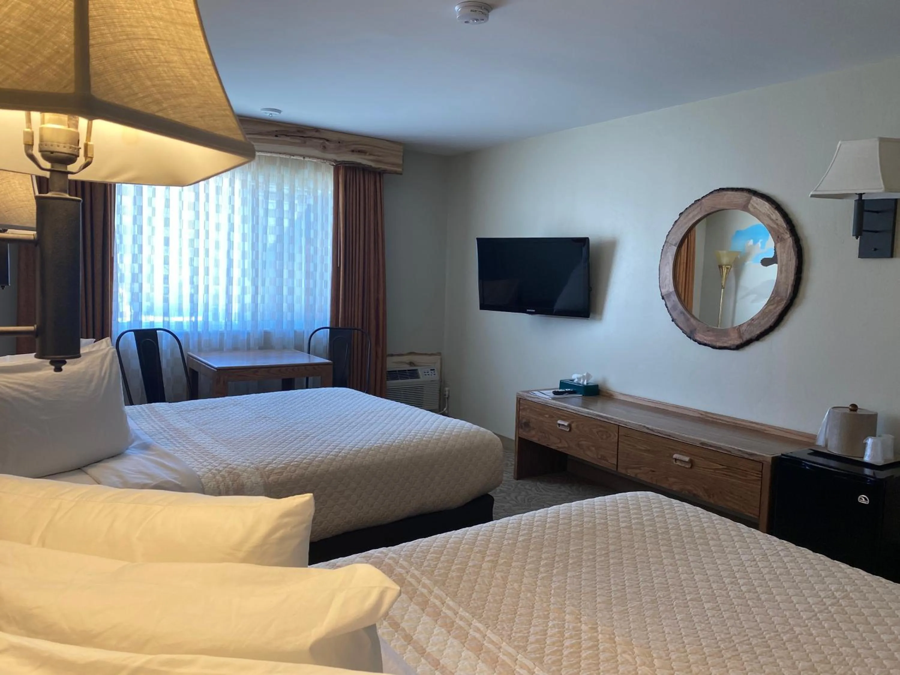 Bed in Browns Canyon Inn