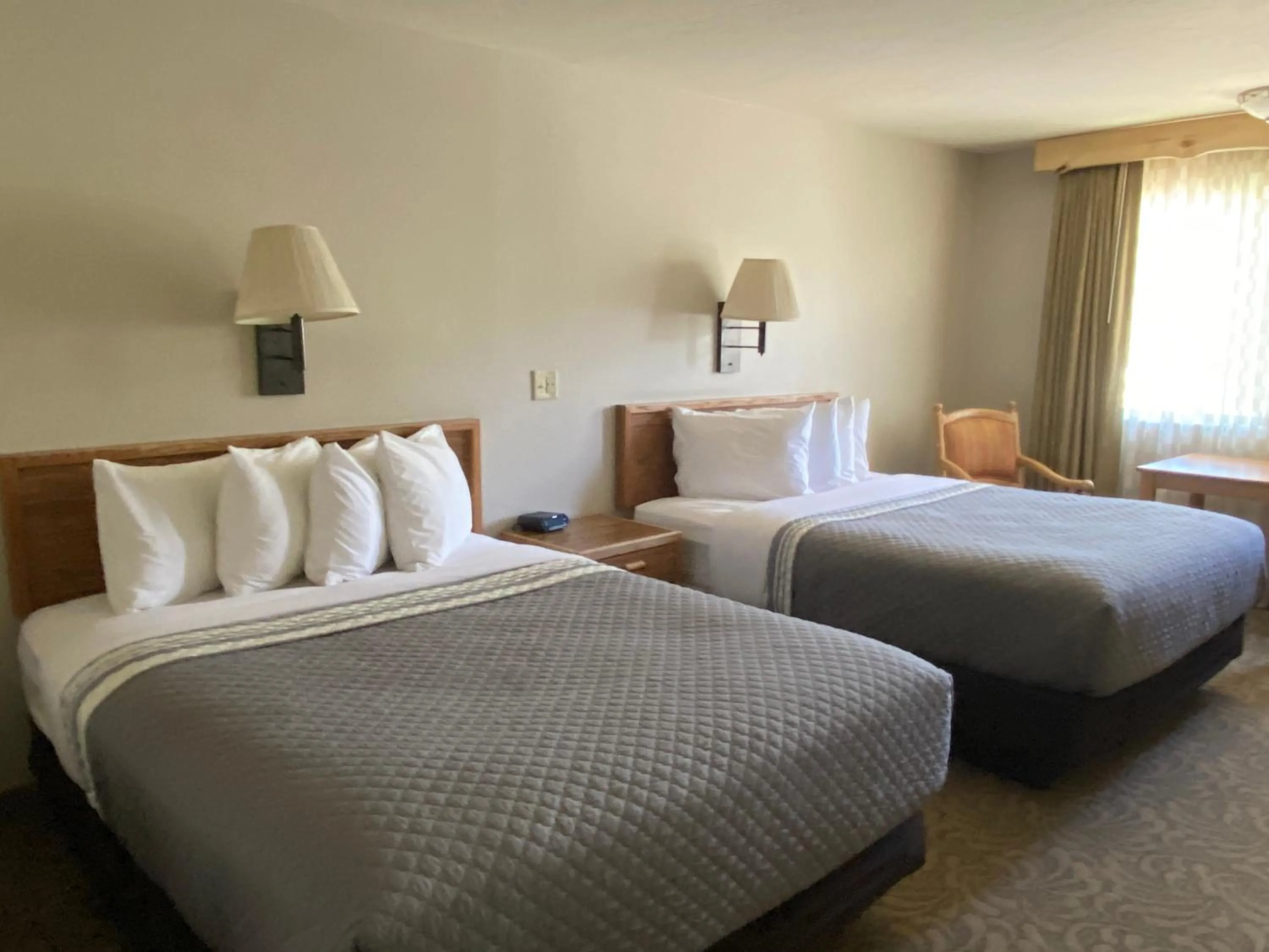 Bed in Browns Canyon Inn